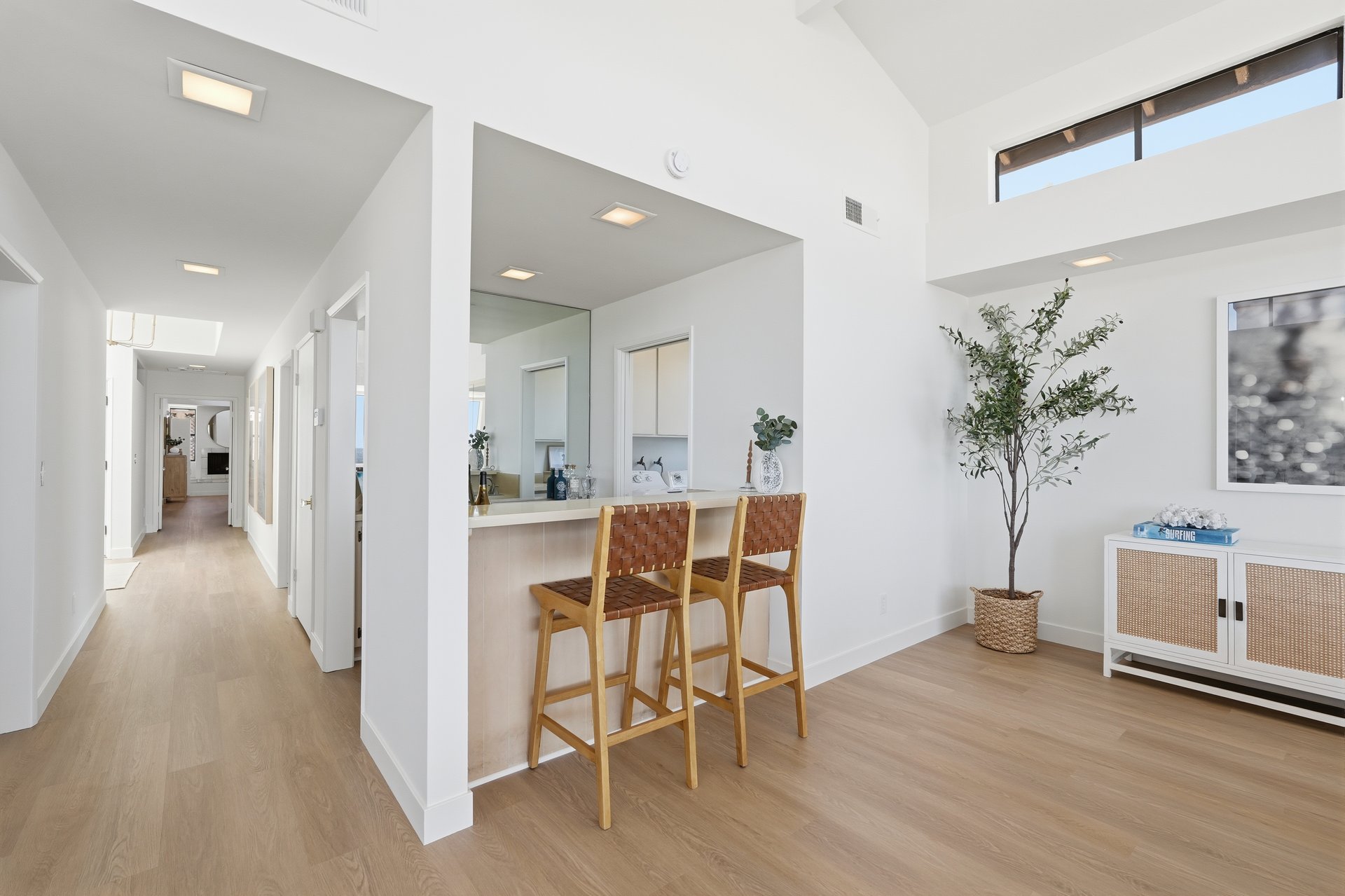 2516 The Strand