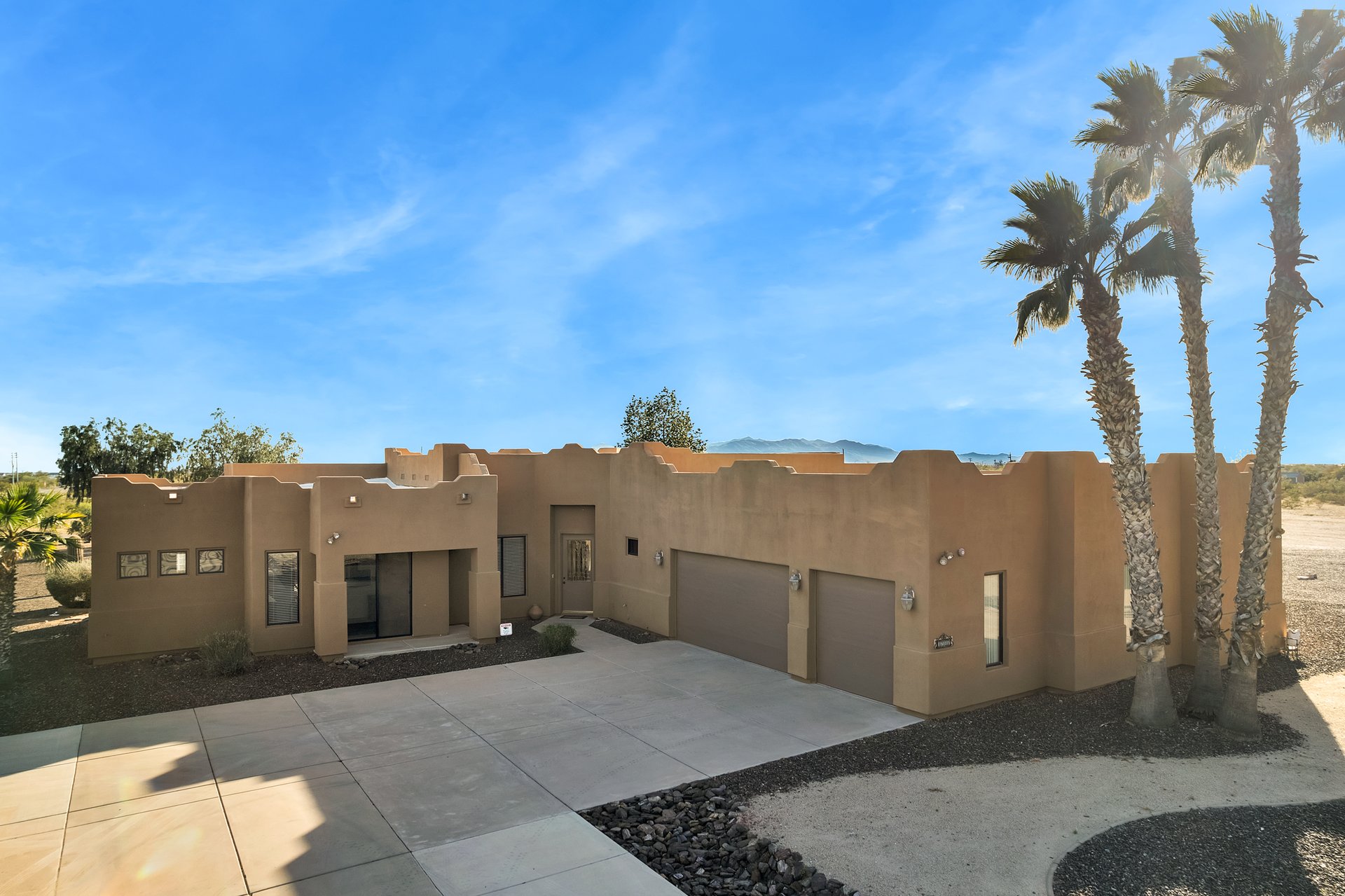 17117 W Dale Lane