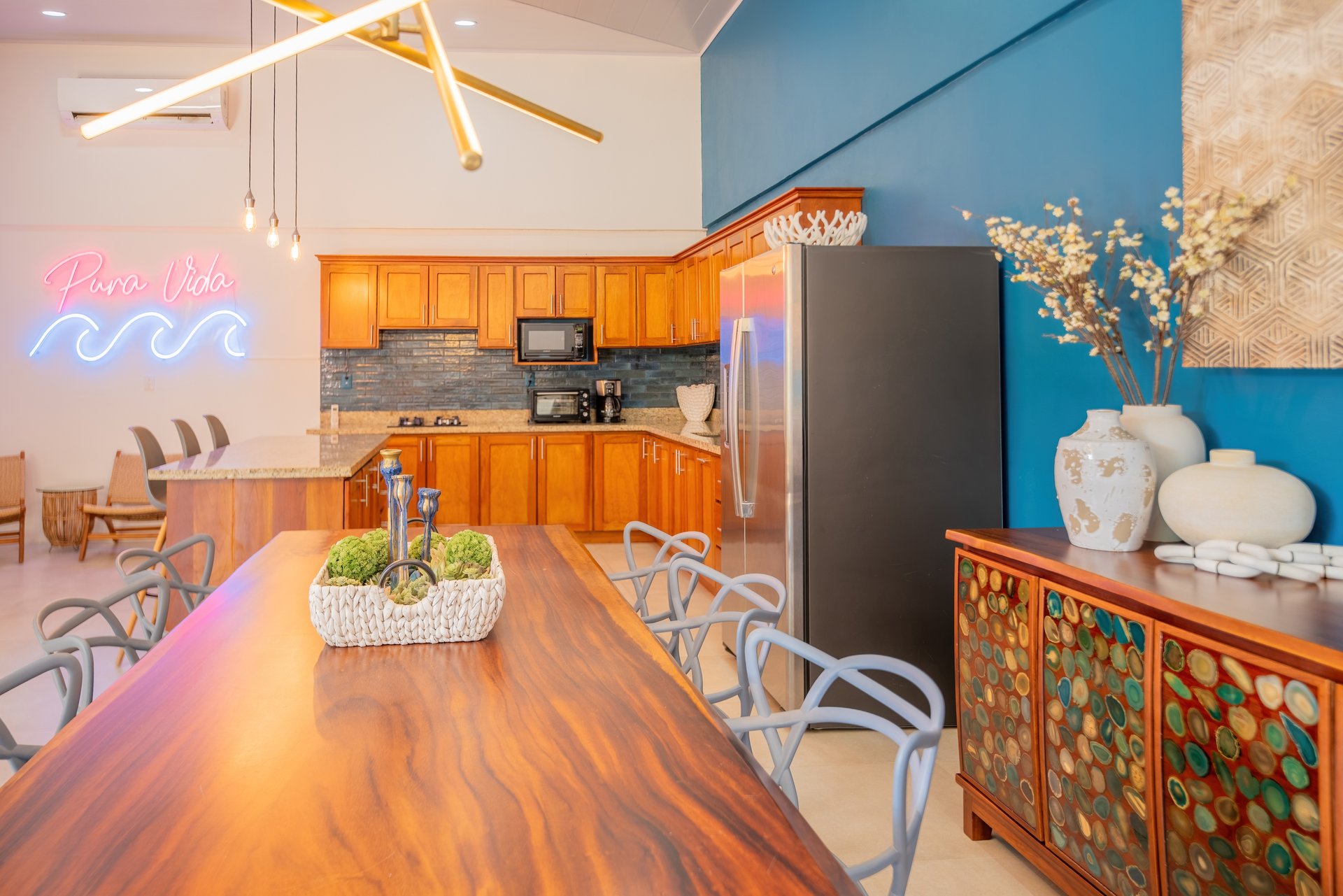 3 Bedroom Stylish Oasis, Close to the Beach and the Uvita River!