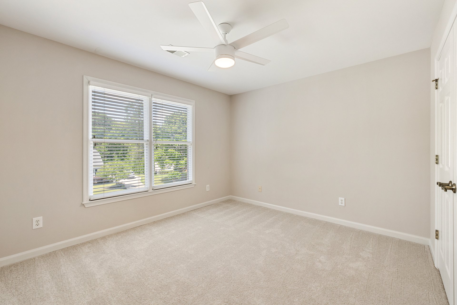 1545 Briers Chute