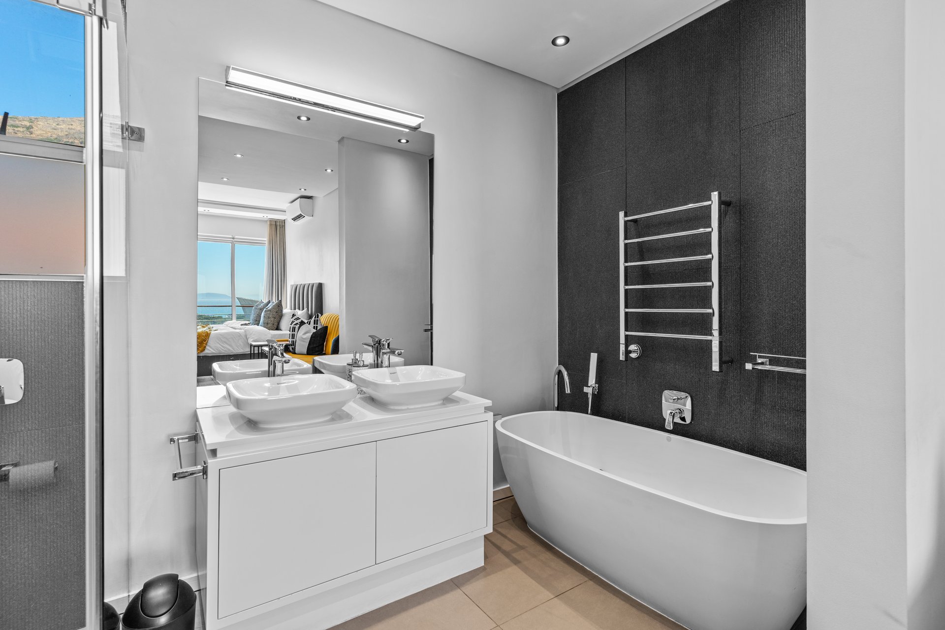  Seven on T Luxe Retreat
