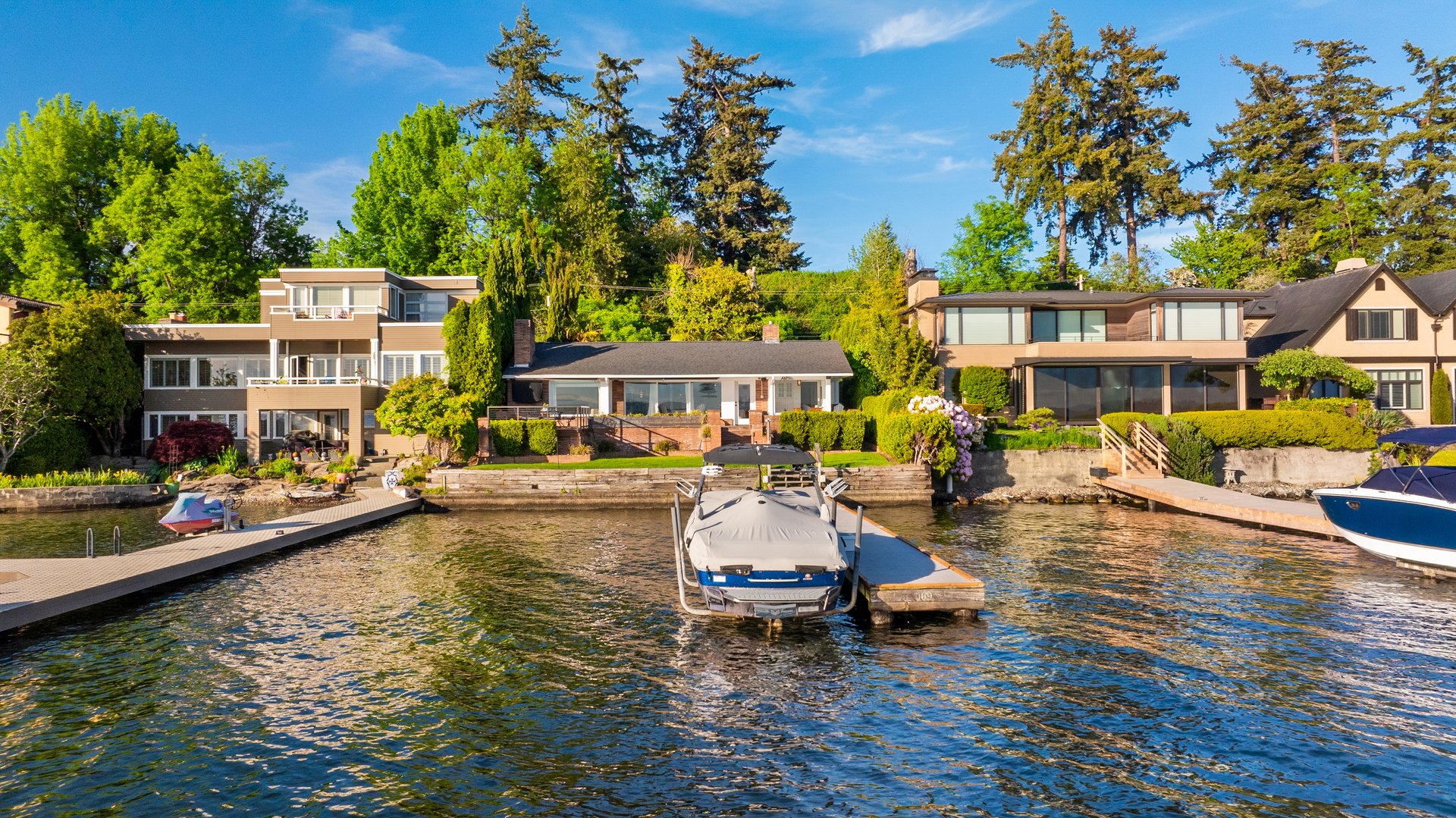 169 Lake Avenue W