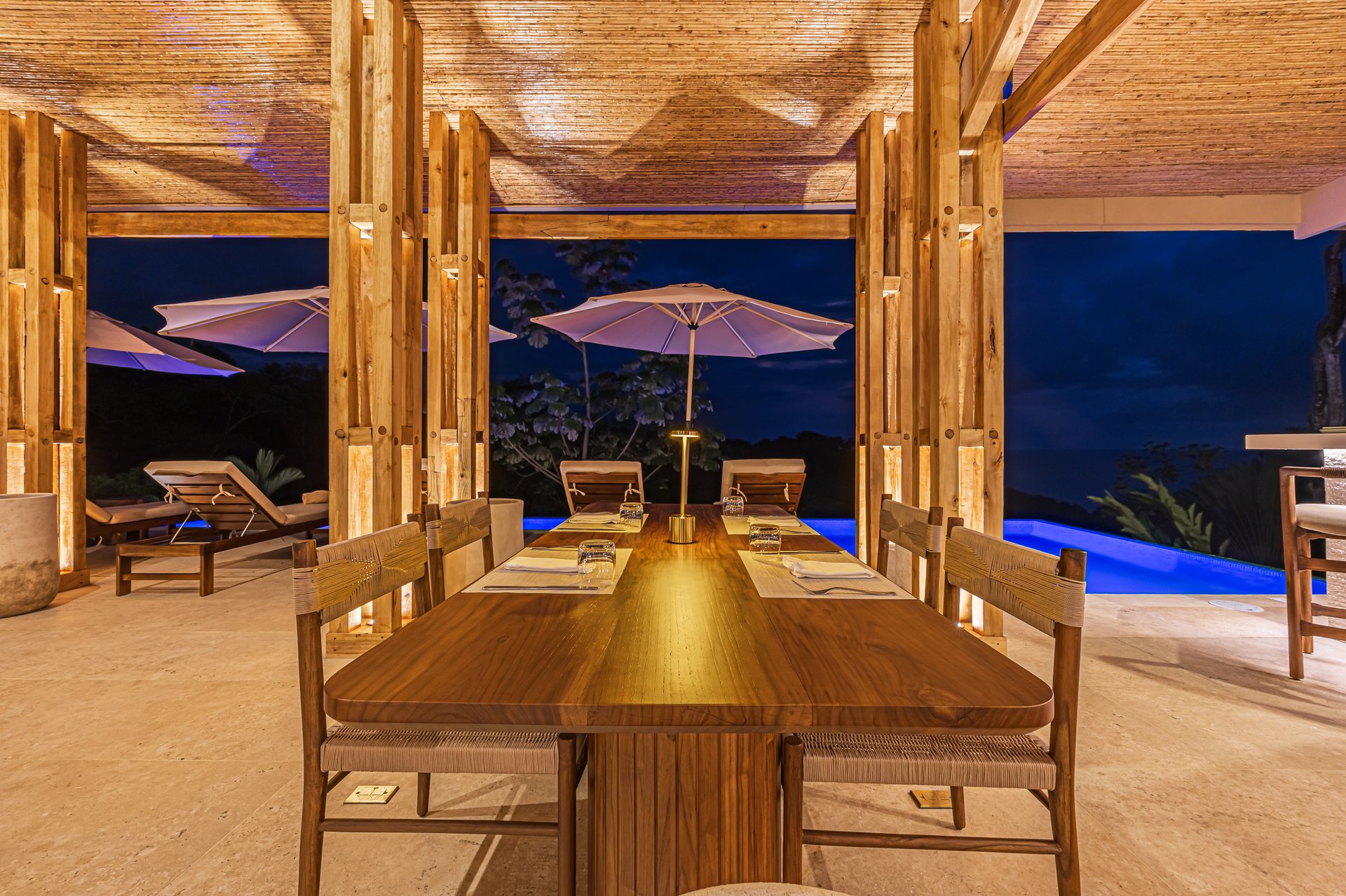 Luxury Hotel Boutique with Ocean Views | Walking distance to the beach | 13.2 Acres