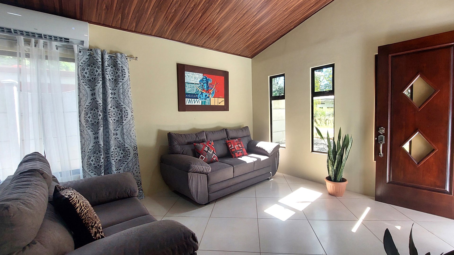 Affordable Home in Hatillo – Just 5 Minutes from Playa Dominical & Playa Linda