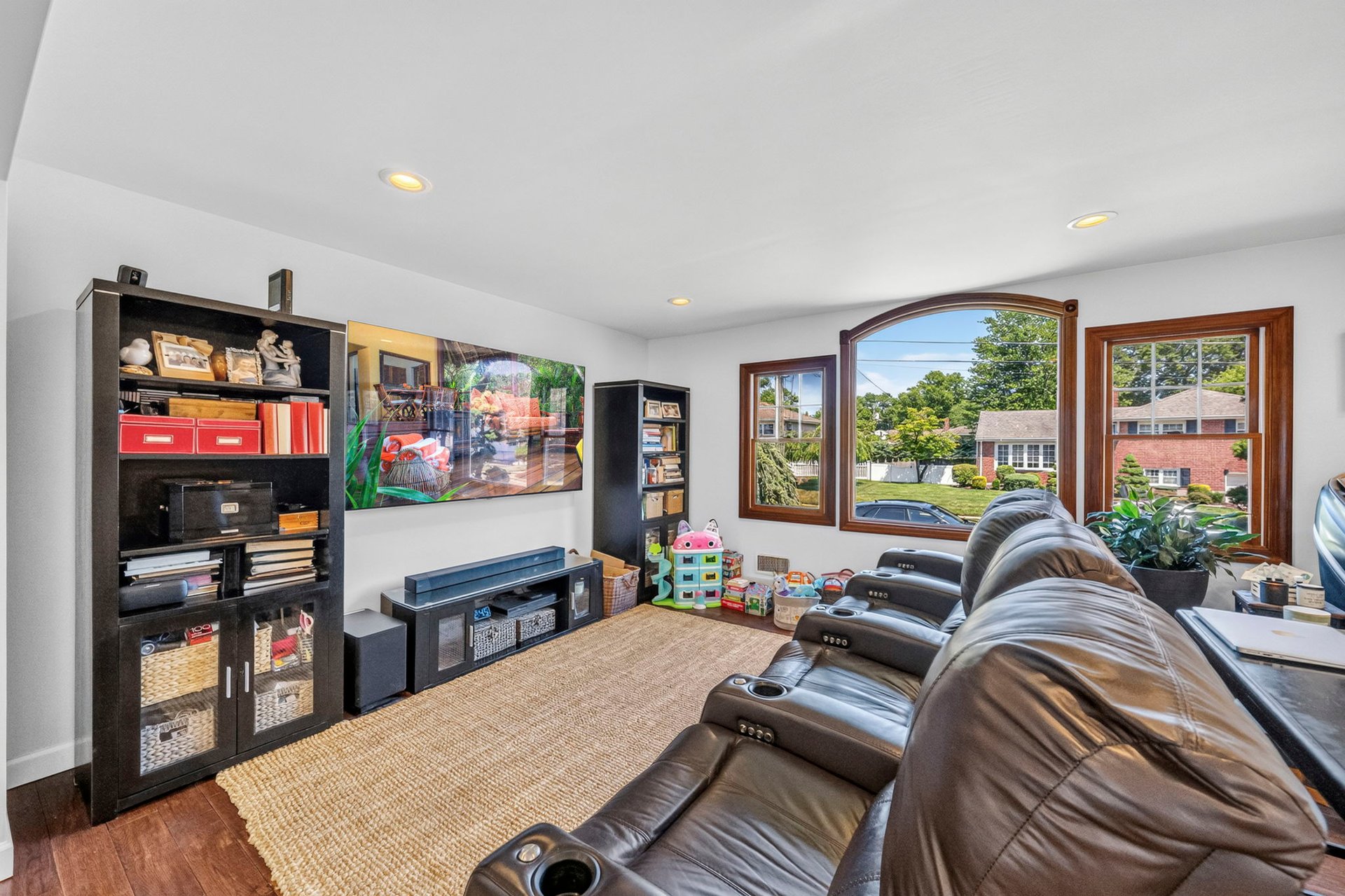 24 Beacon St
