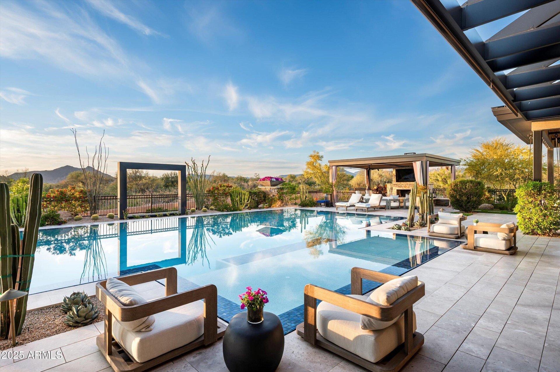 8328 E WHISPER ROCK TRL