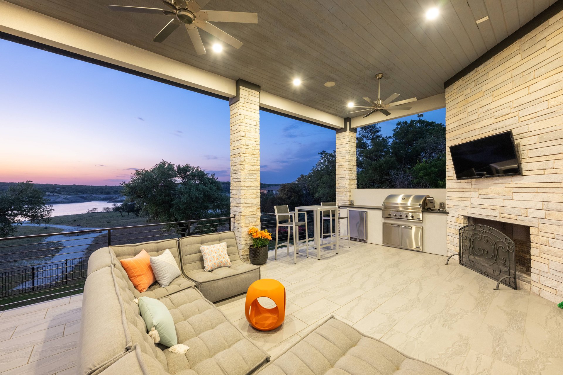 2912 Patriot Drive & 3002 Point Cove