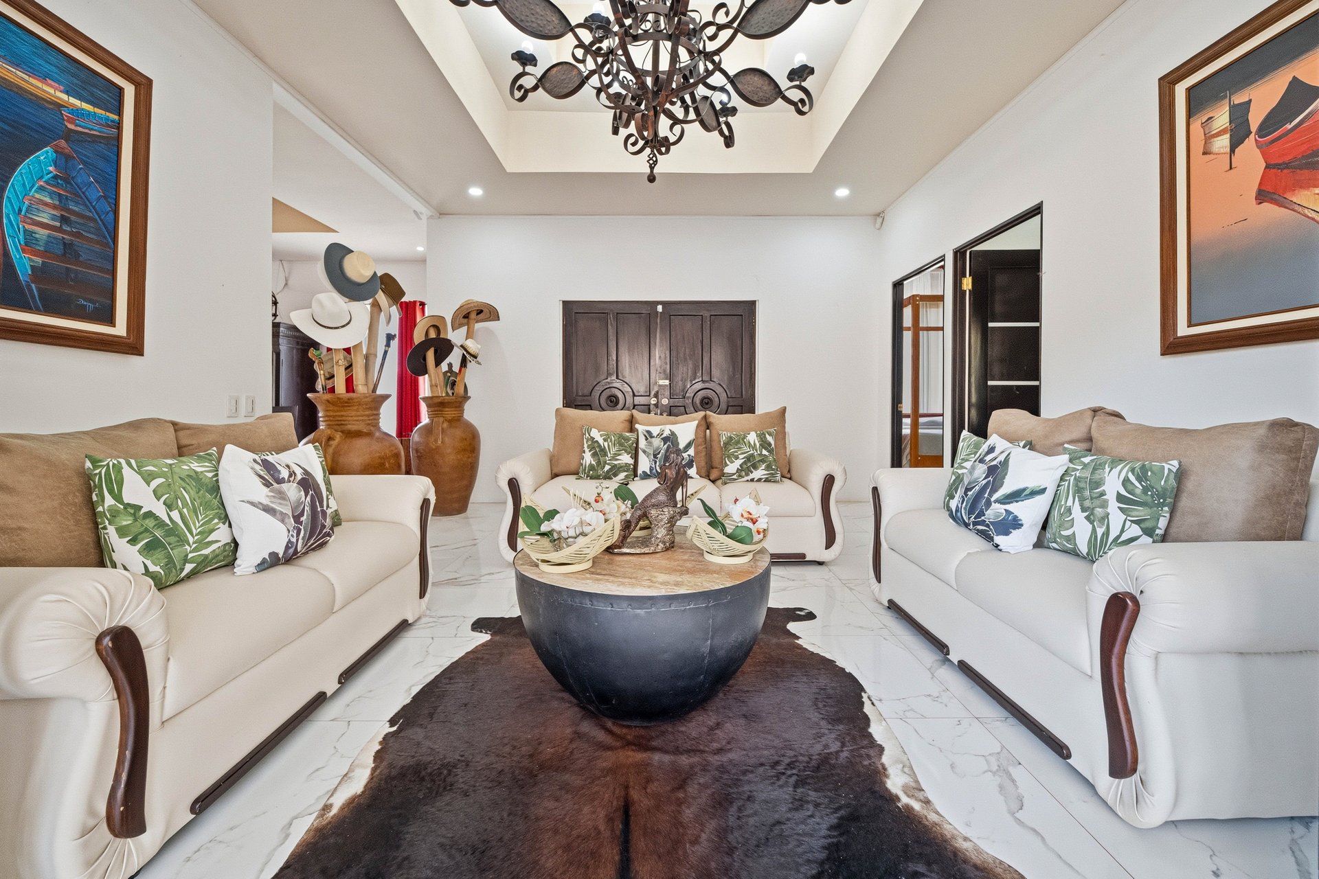 Finca Las Ventanas | Expansive Mountain View Estate Near Potrero