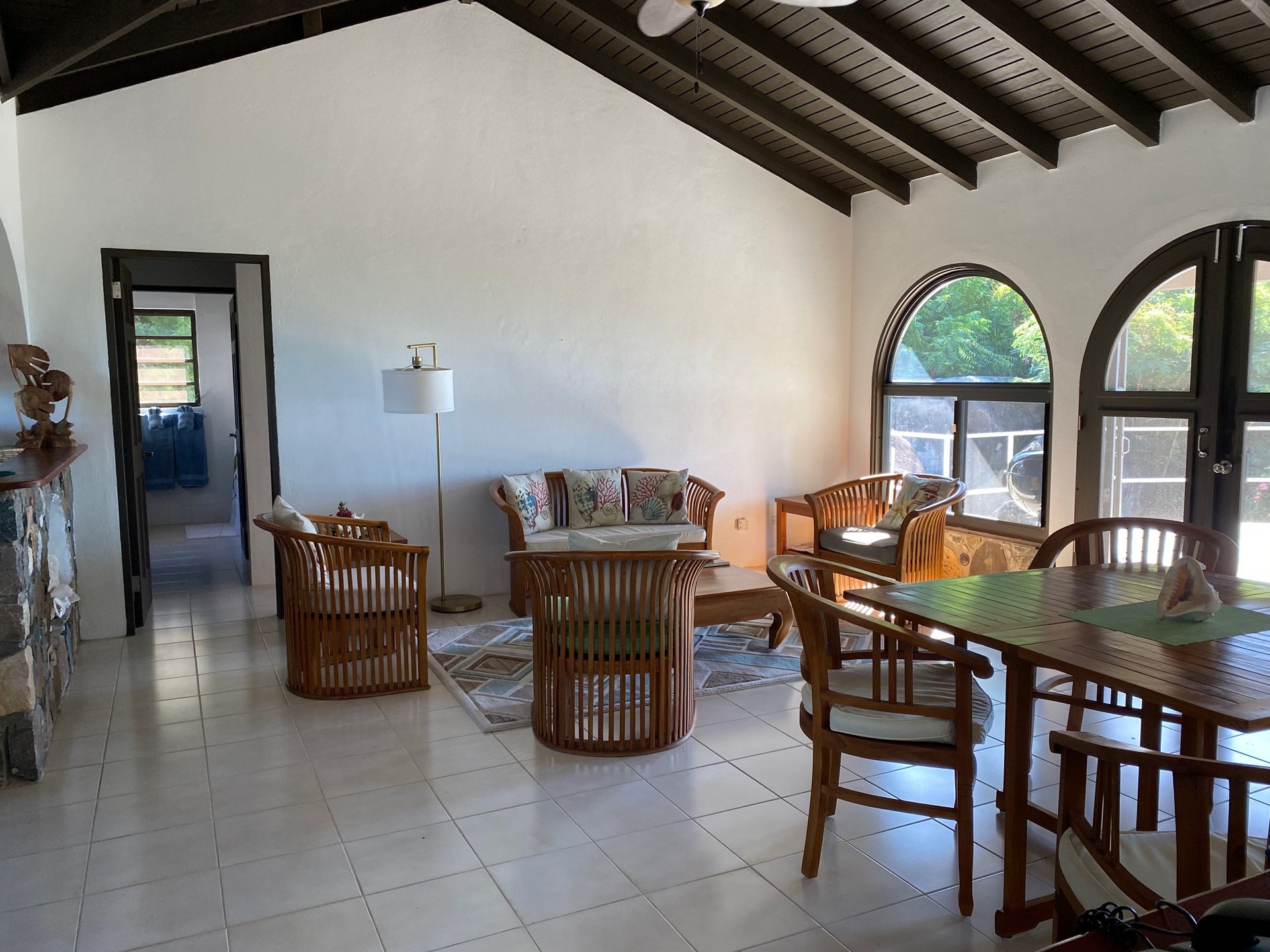 815 Stand Alone 2 Bedroom Close to the Beach