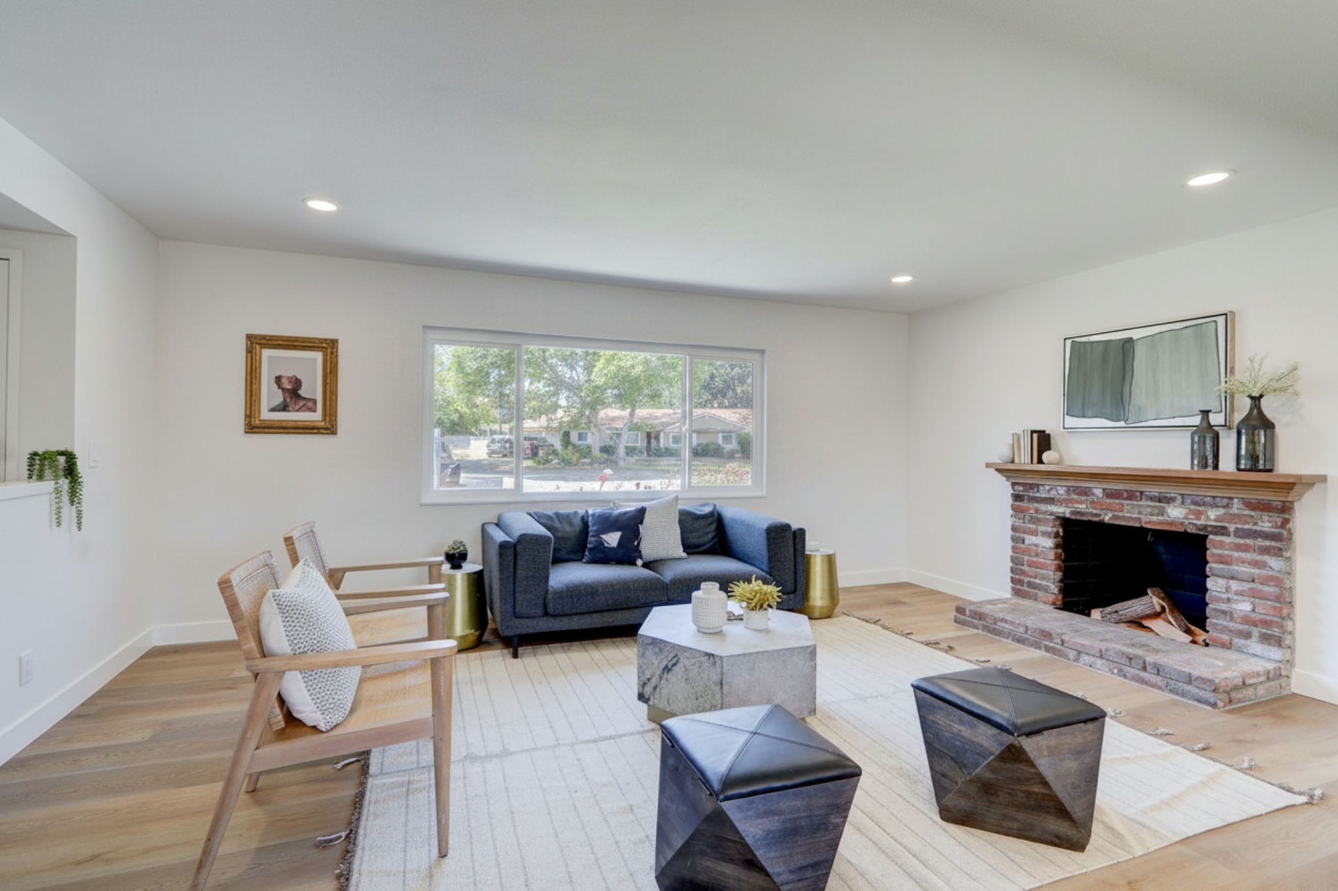476 Jeanne Ct