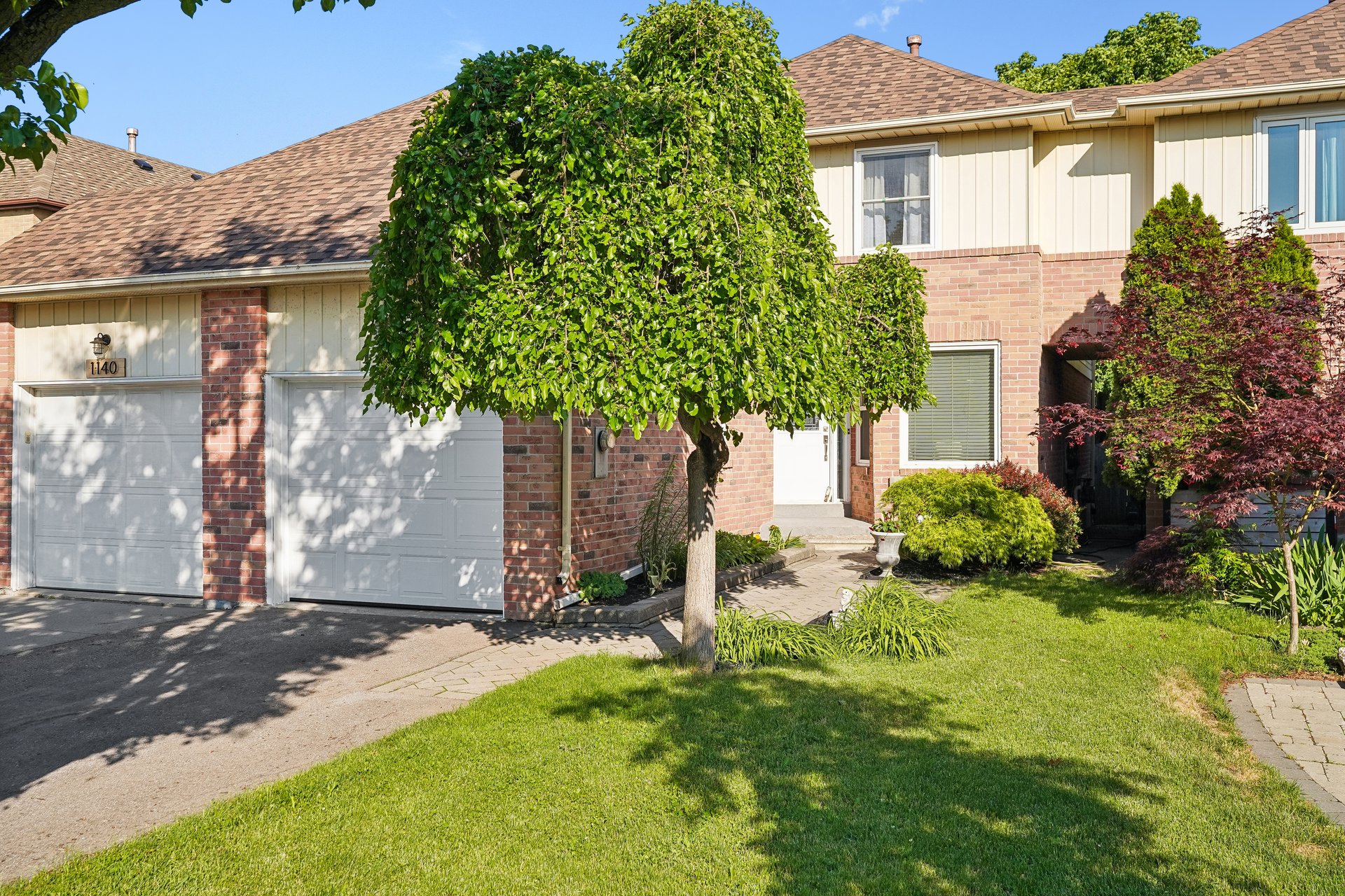 Move-in ready in the heart of Glen Abbey