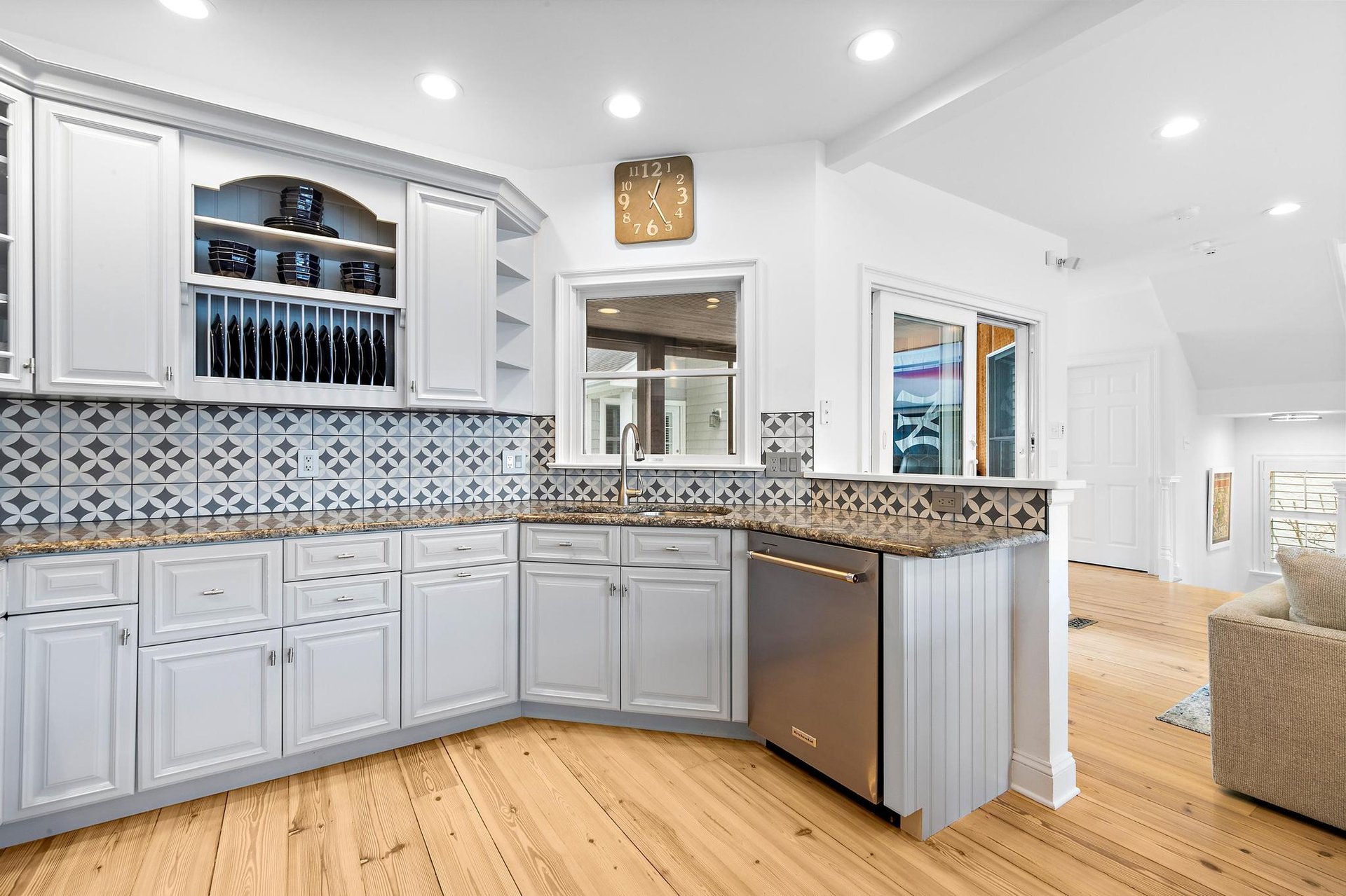 119 Dolphin Ave