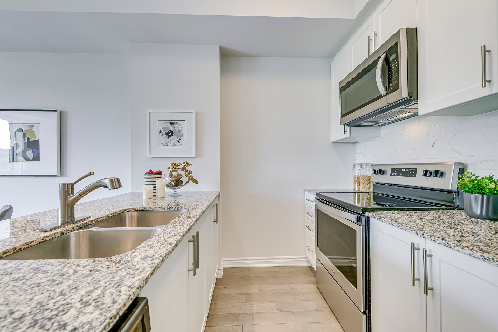 150 Oak Park Blvd 201