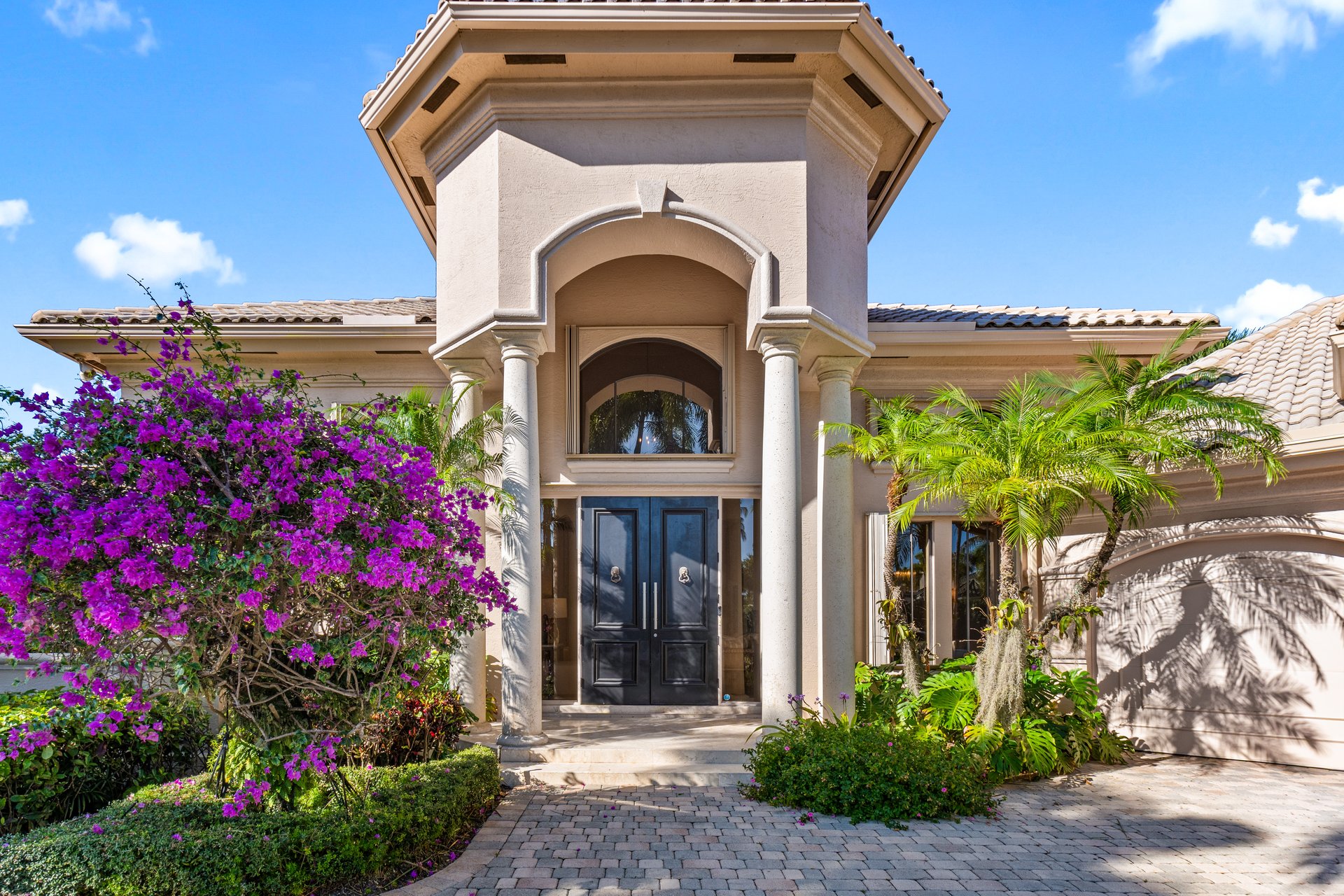 5848 Vintage Oaks Circle
