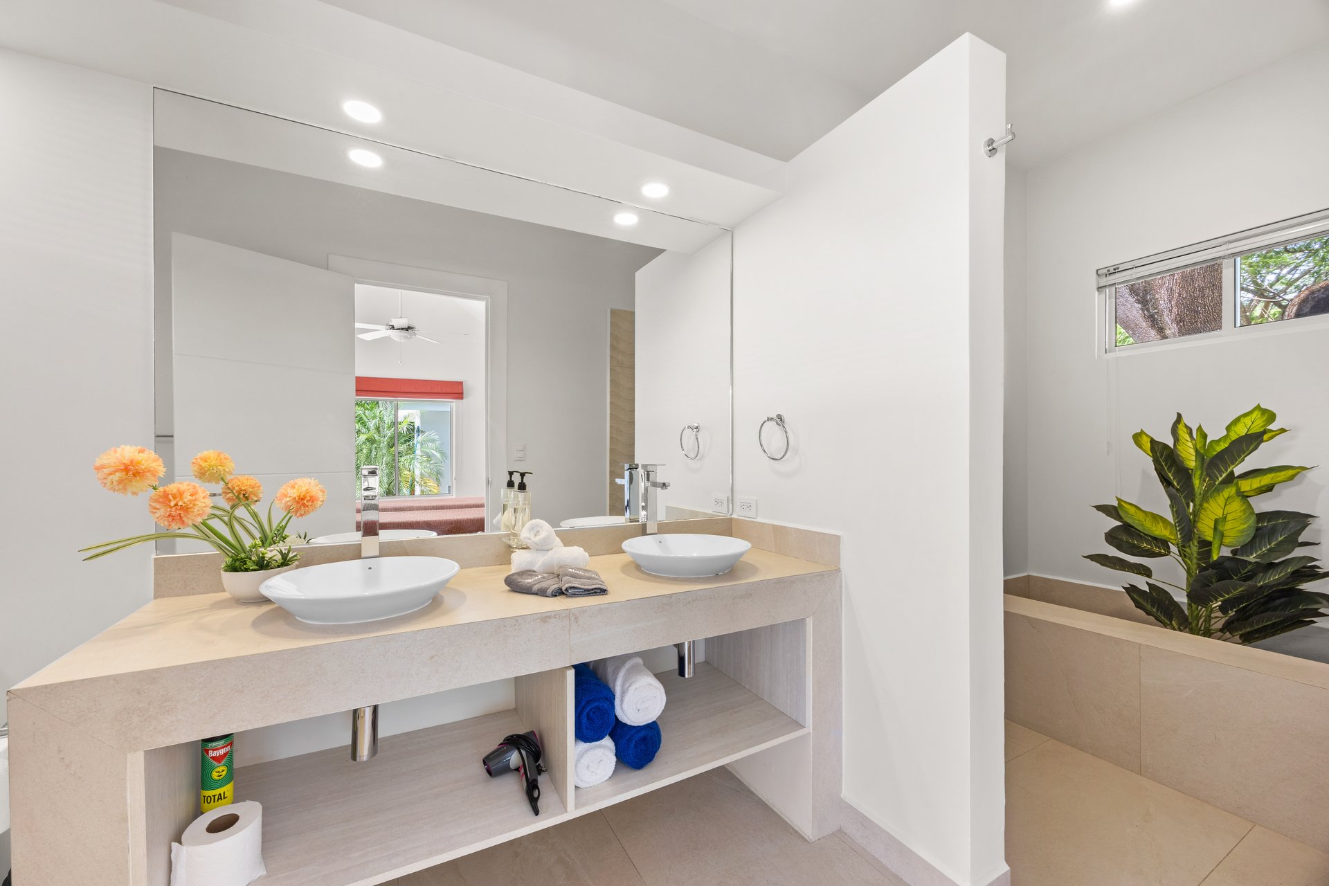 Casa Karibe | Vibrant 5-Bedroom Caribbean-Inspired Villa with Pool in Gated Tamarindo Community