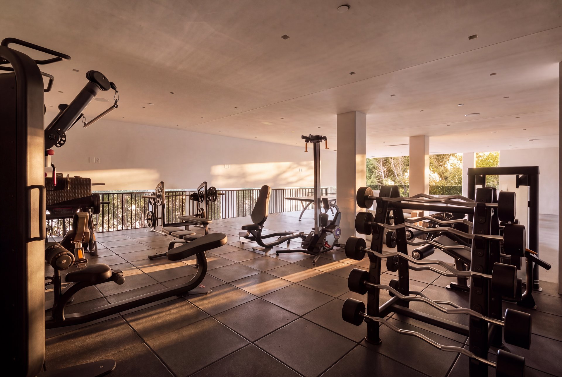 1140 Summit Dr, Beverly Hills