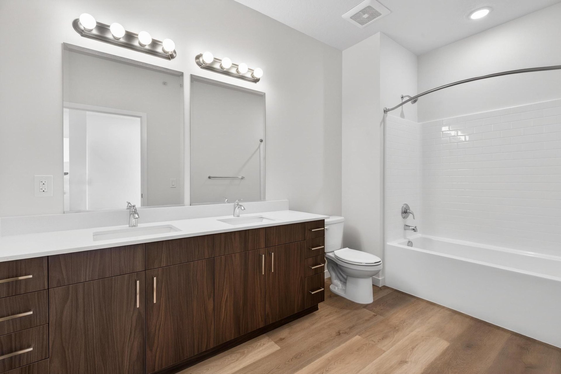 983 W State St C-203
