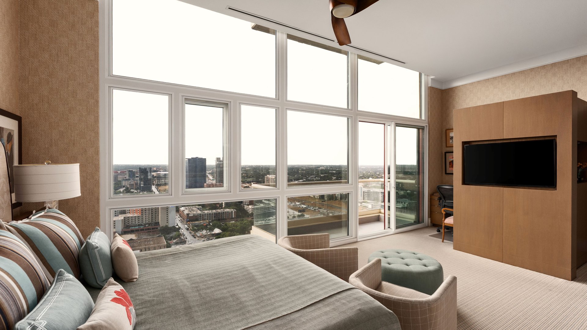 555 E 5th Street #3007