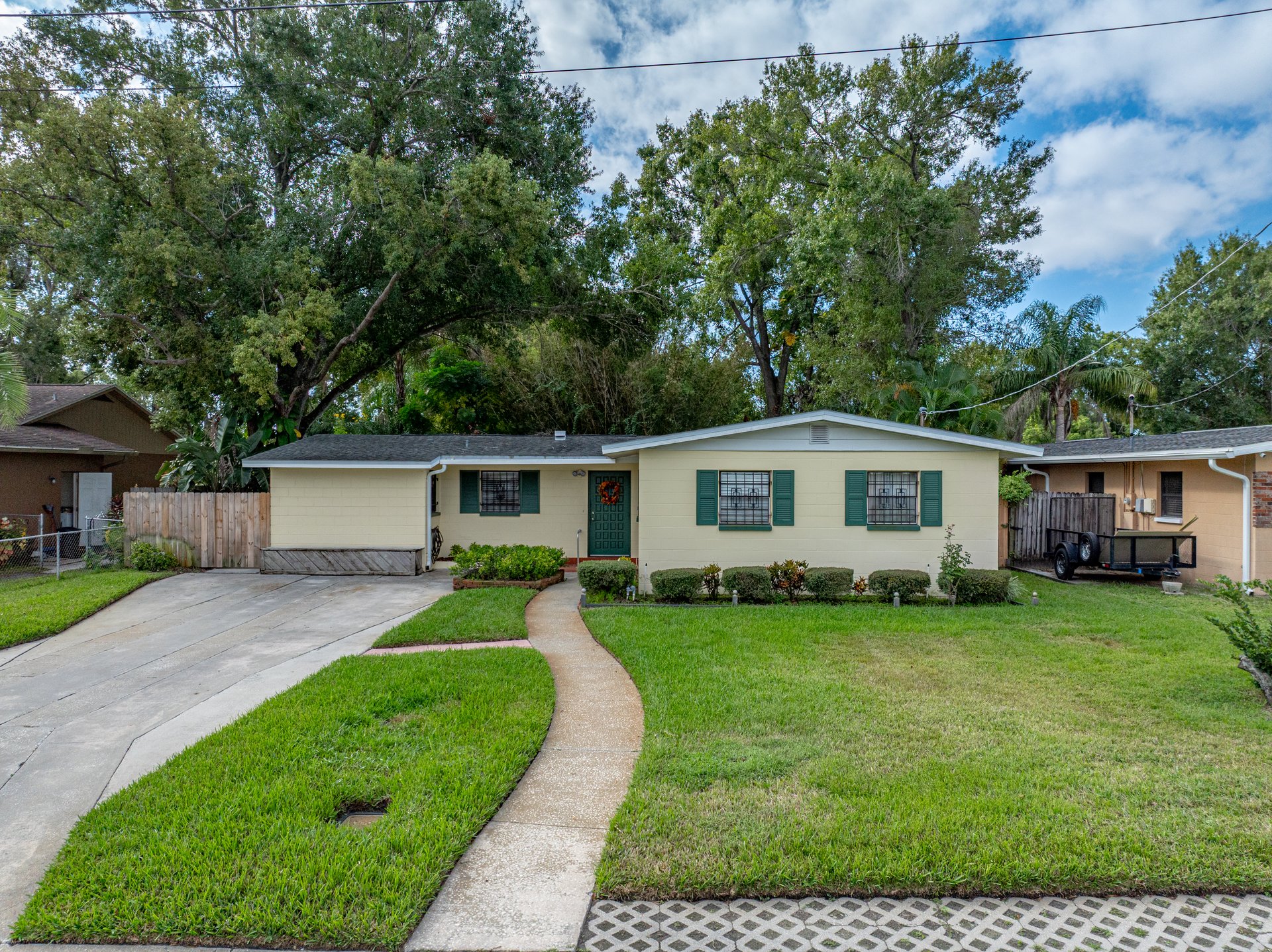 2702 AUBURN AVE W