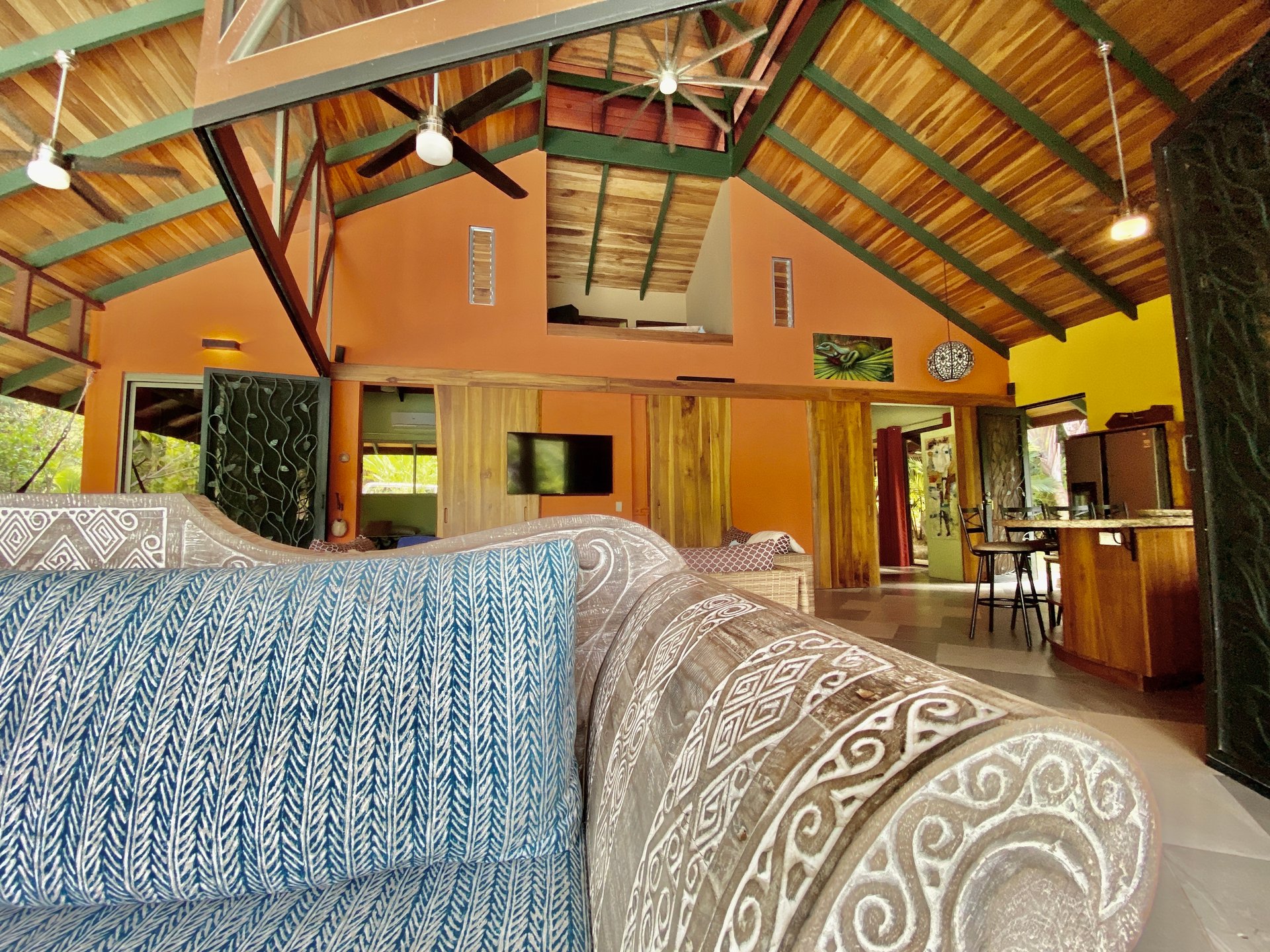 Charming 2-Bedroom Villa on 5 Acres with Creek Access and Income Potential