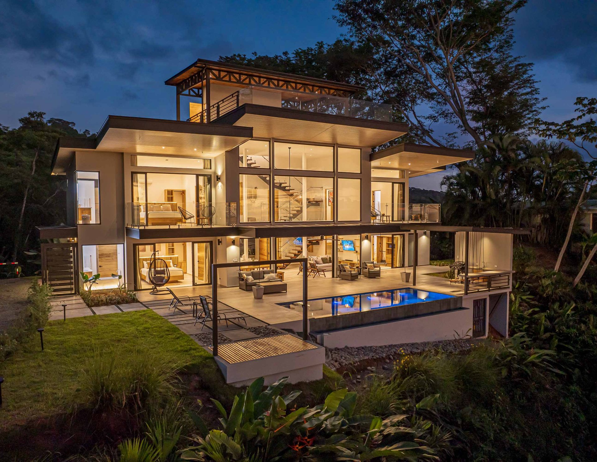 Exclusive Luxury Villa with Infinity Pool