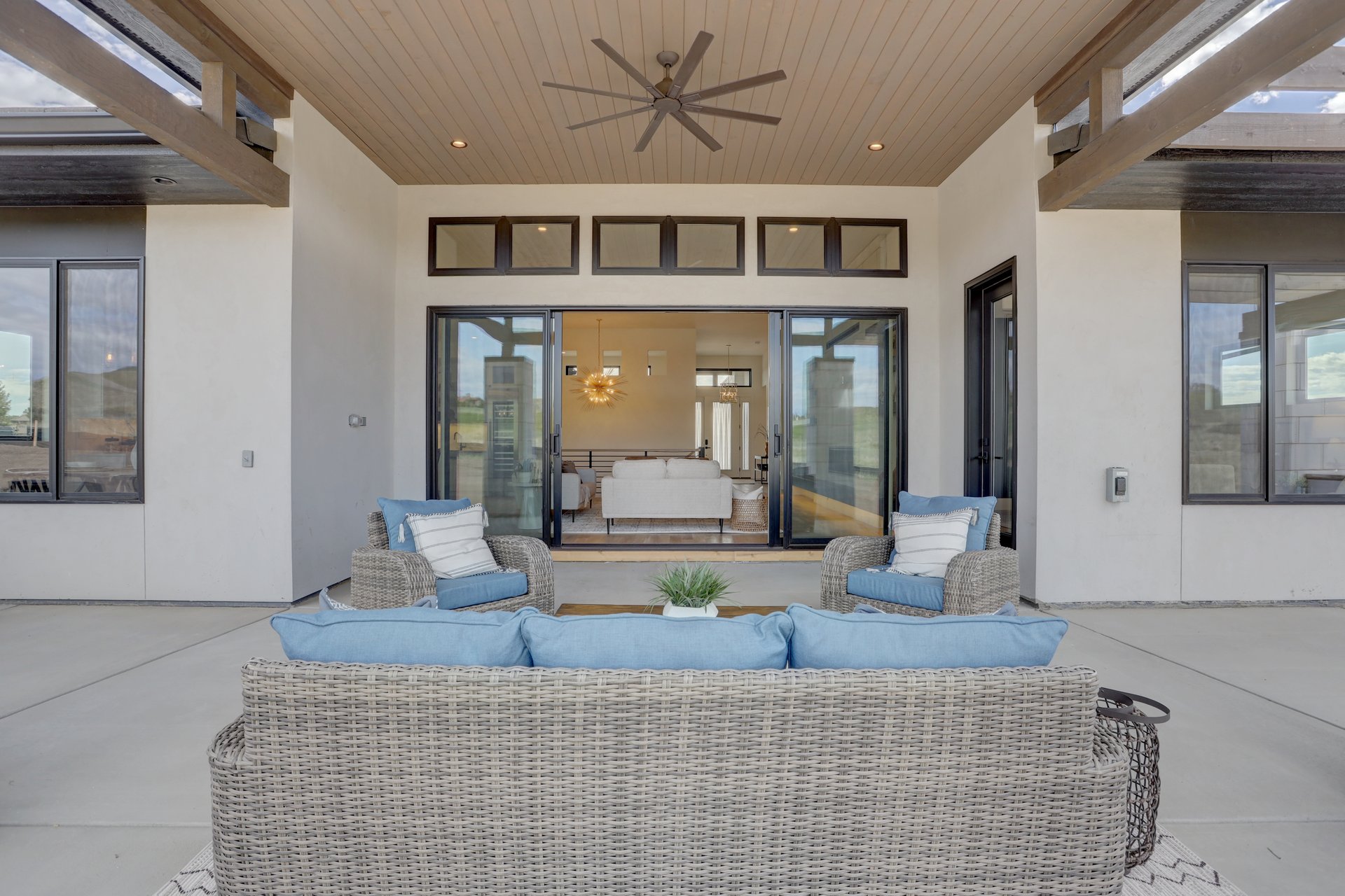  The Pradera Horizon House