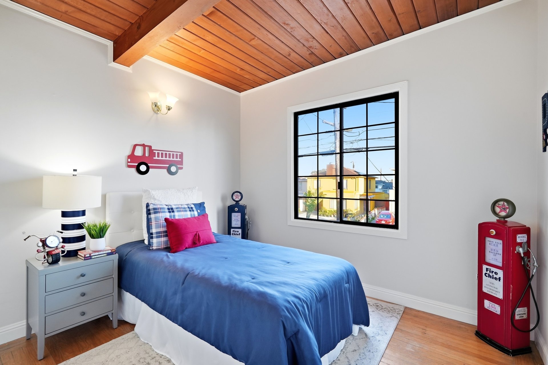 20 San Felipe Ave