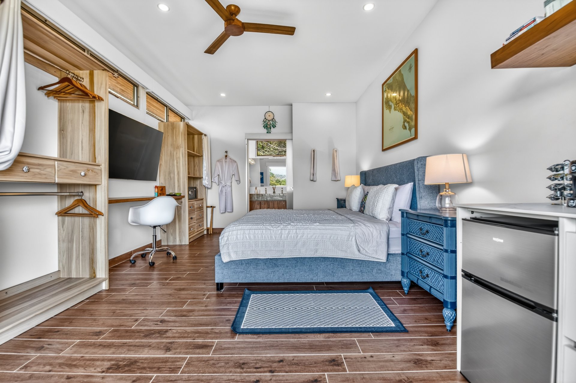 Casa Pochote | Artisan Luxury Villa in Tamarindo | Pool, Jacuzzi & Langosta Beach Club Membership Included