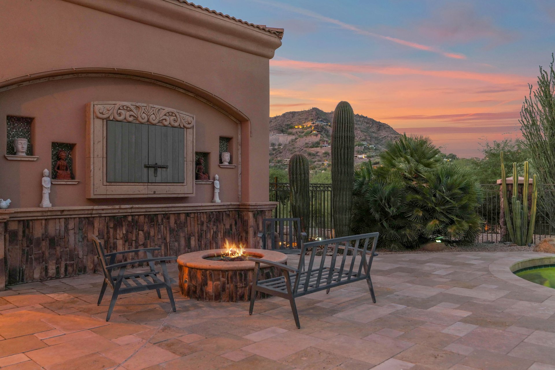 4141 E LAKESIDE Lane