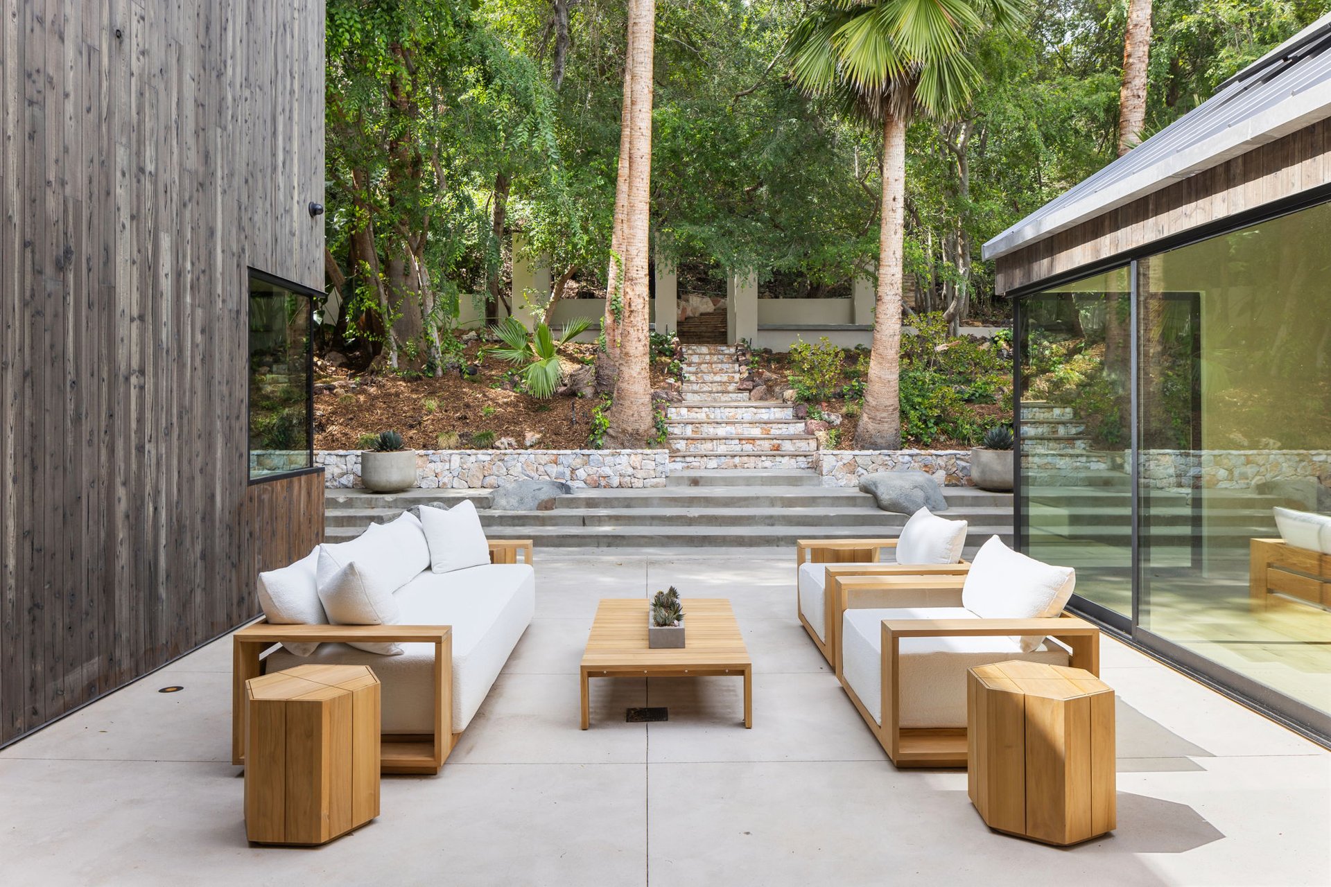 The Viewcrest Lodge in Studio City 