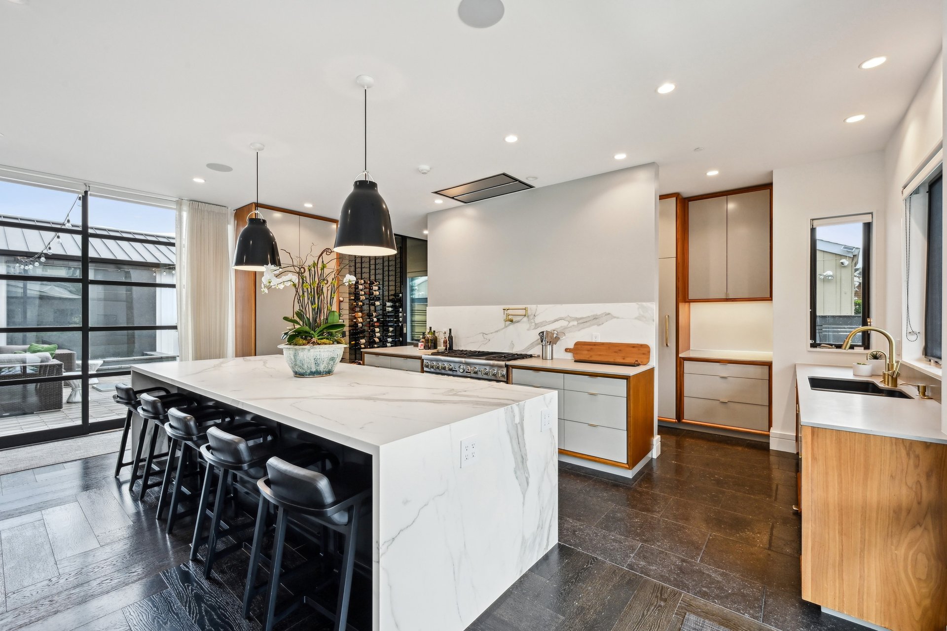 A Waterfront Masterpiece of Modern Luxury- Represented Seller