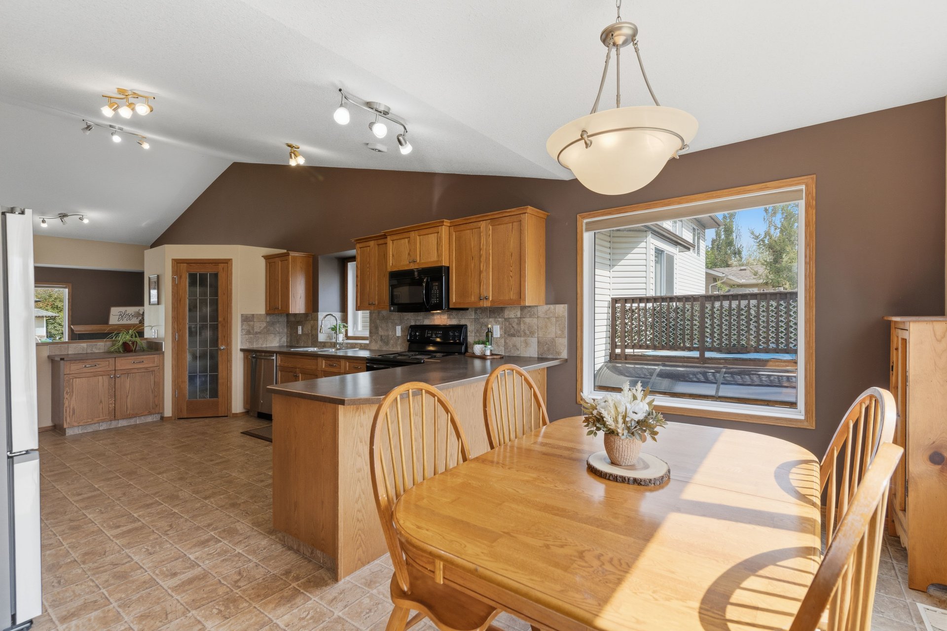 499 Highland Close