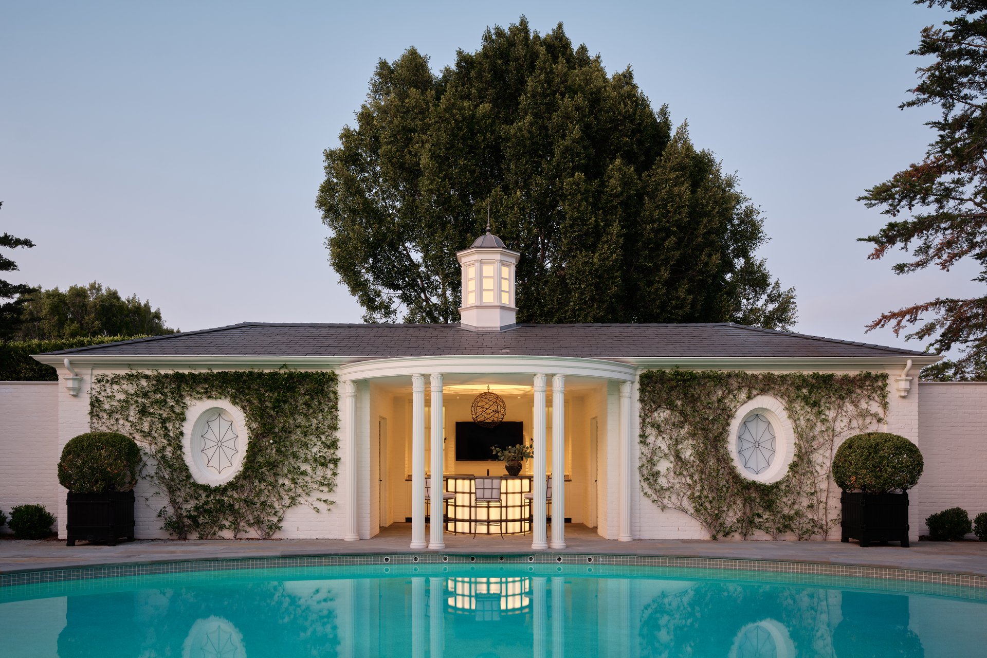 826 Greenway Dr, Beverly Hills 