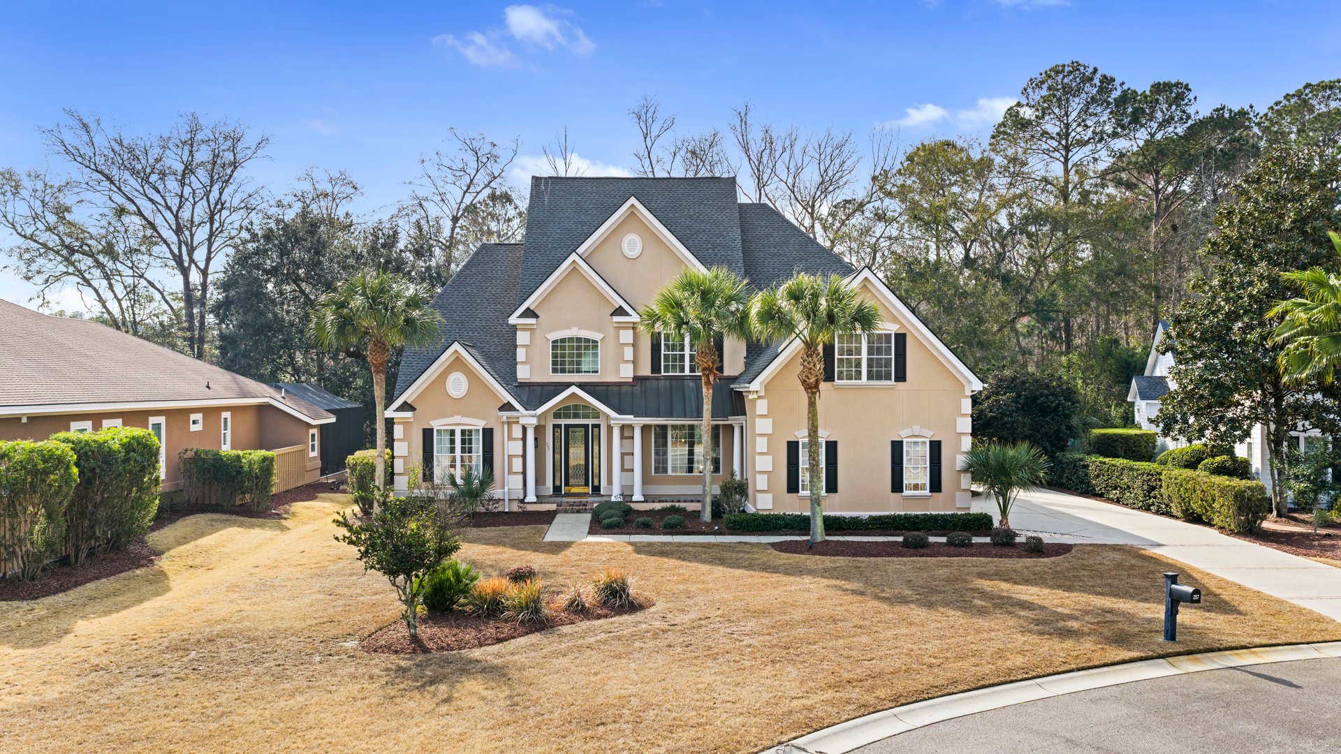 257 Farnsleigh Avenue