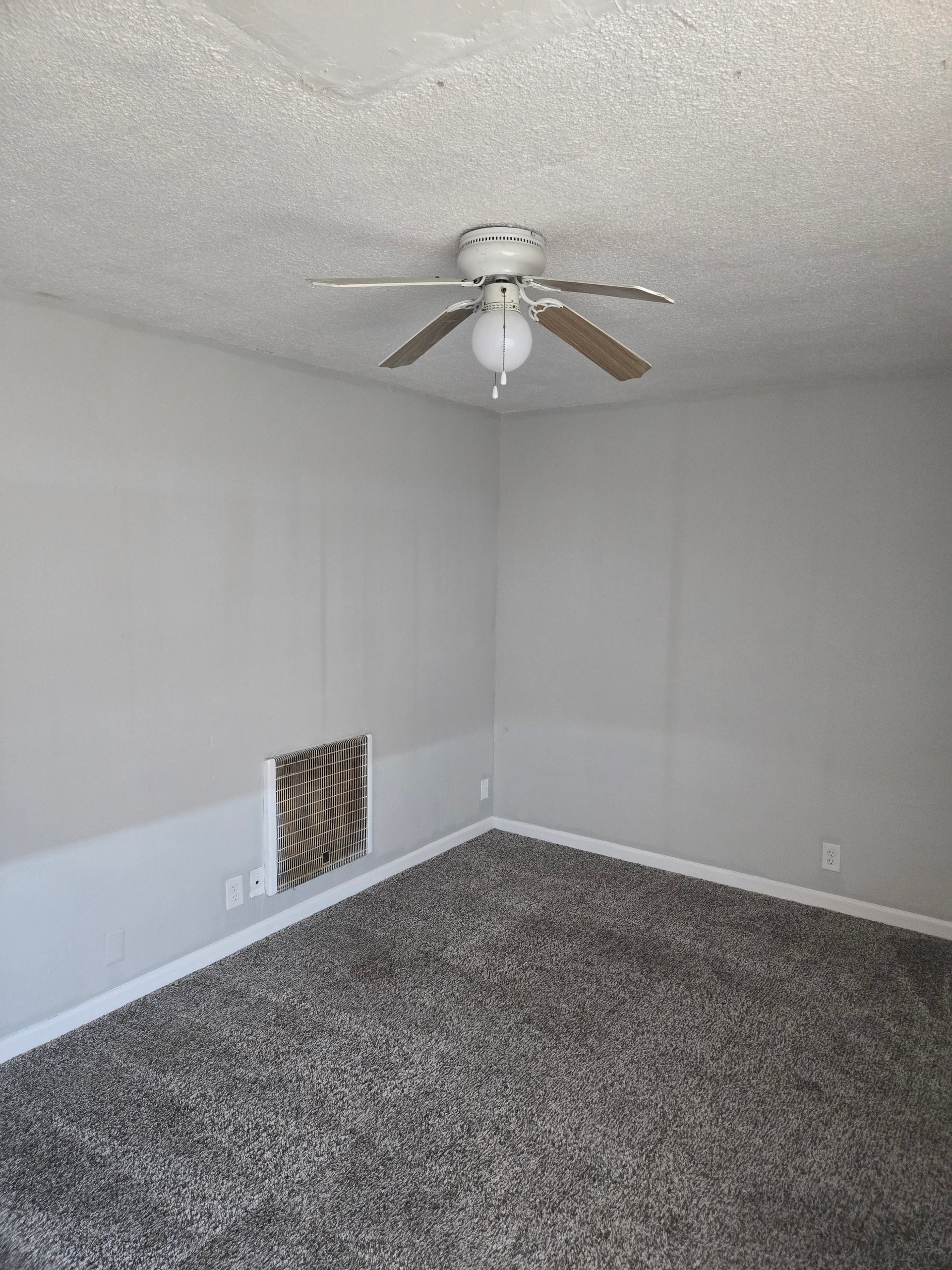 409 W Van Buren Ave #5 Las Vegas, NV 89106