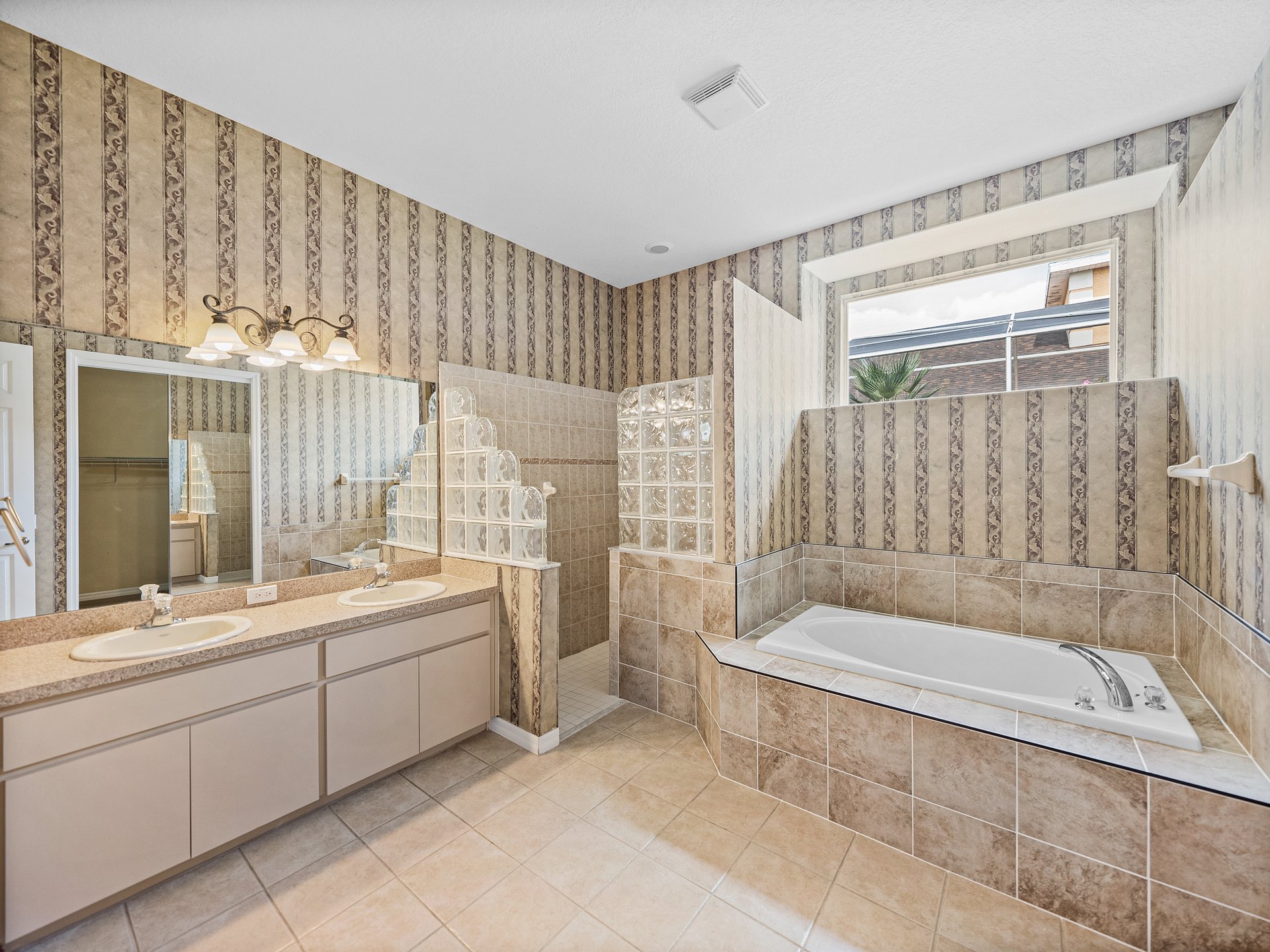 12508 FOREST HIGHLANDS DR