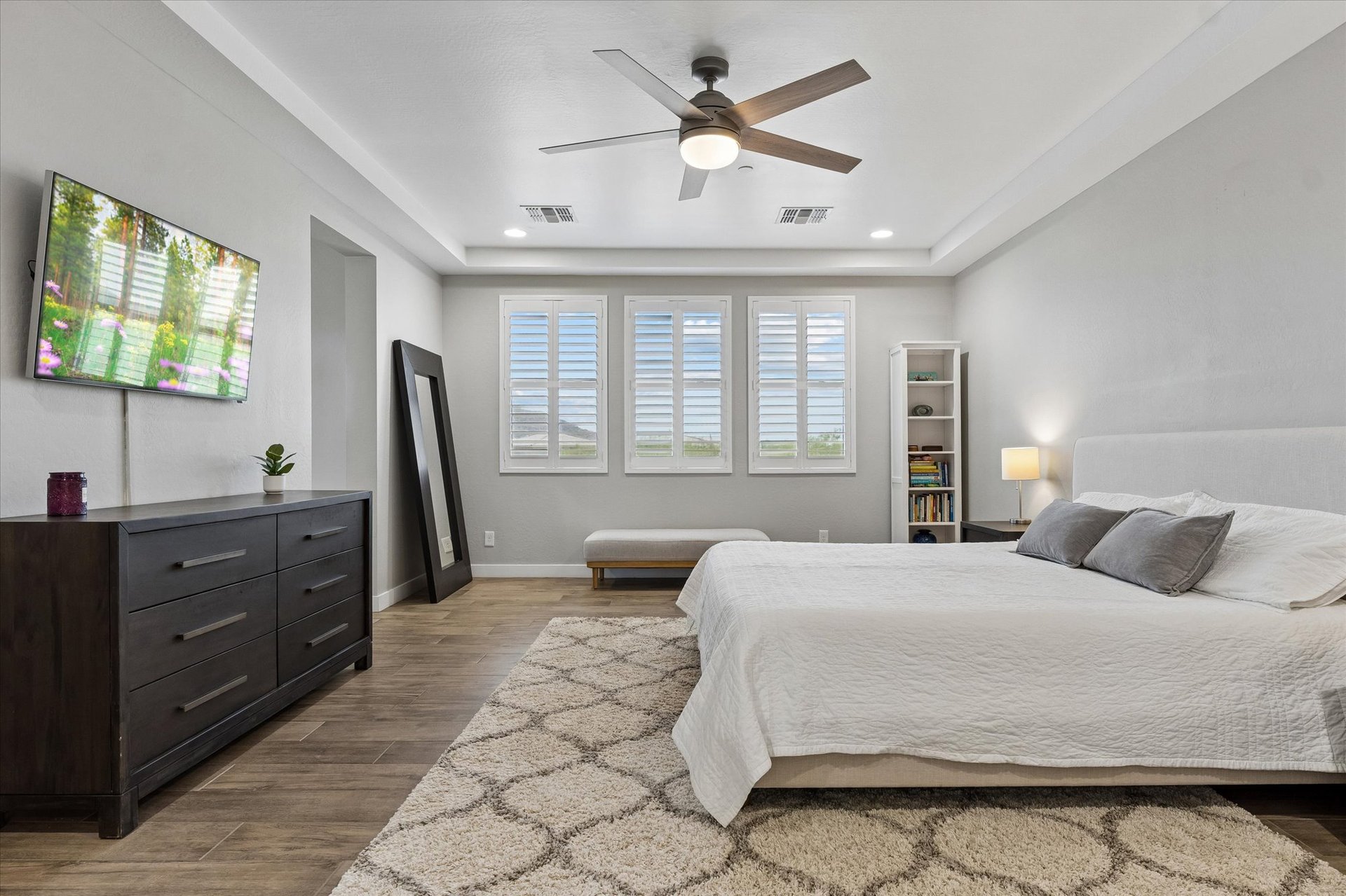 2905 E LOS GATOS DR, Phoenix, AZ 85050