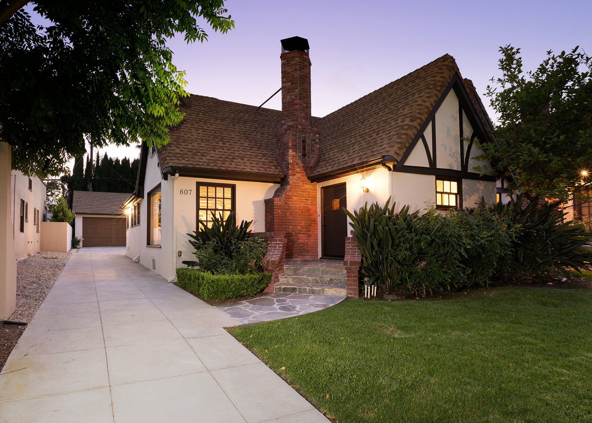 607 Lillian Way