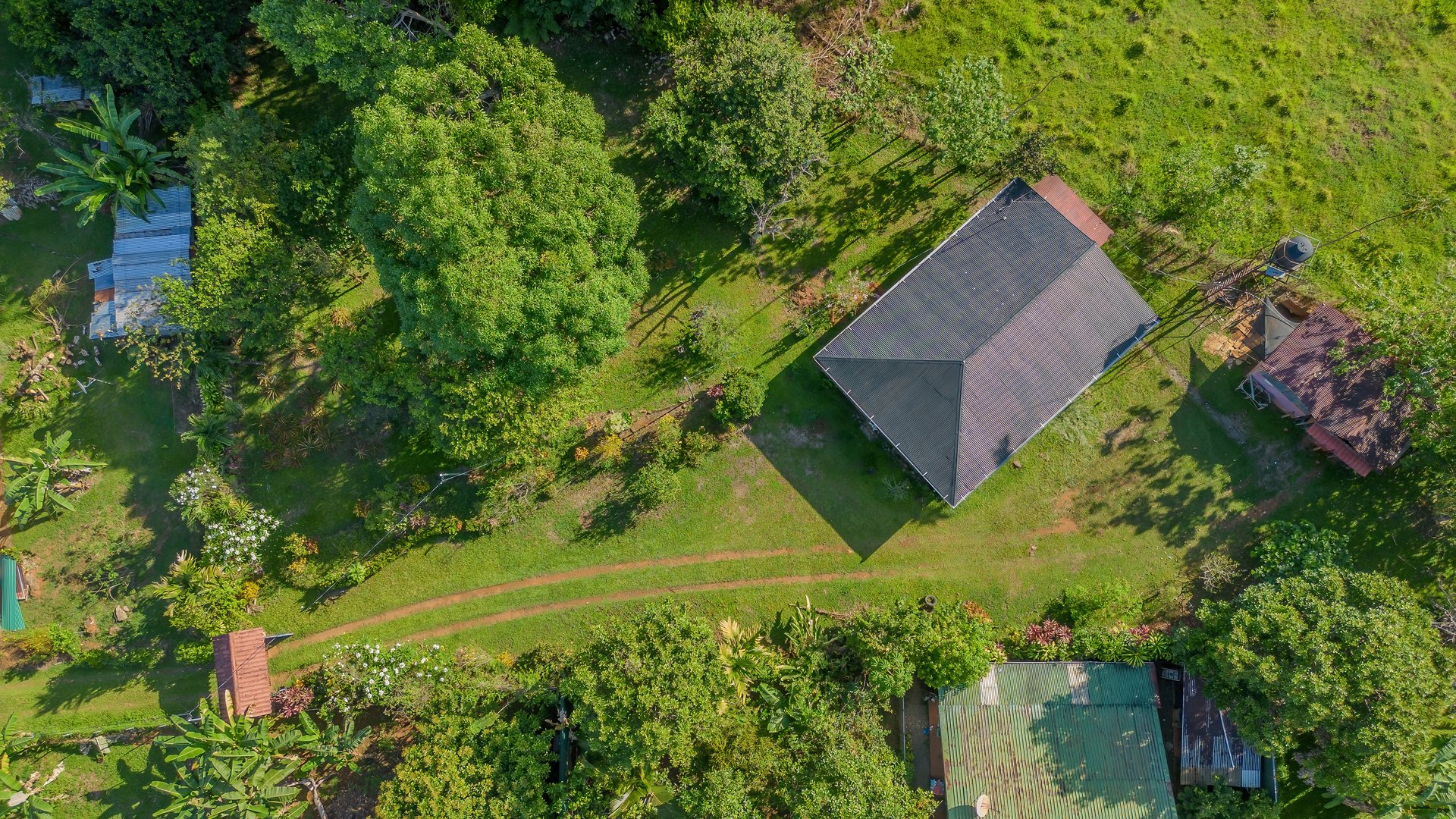 Vista Serena, beautiful House surrounded by nature in Villa Nueva de Quepos