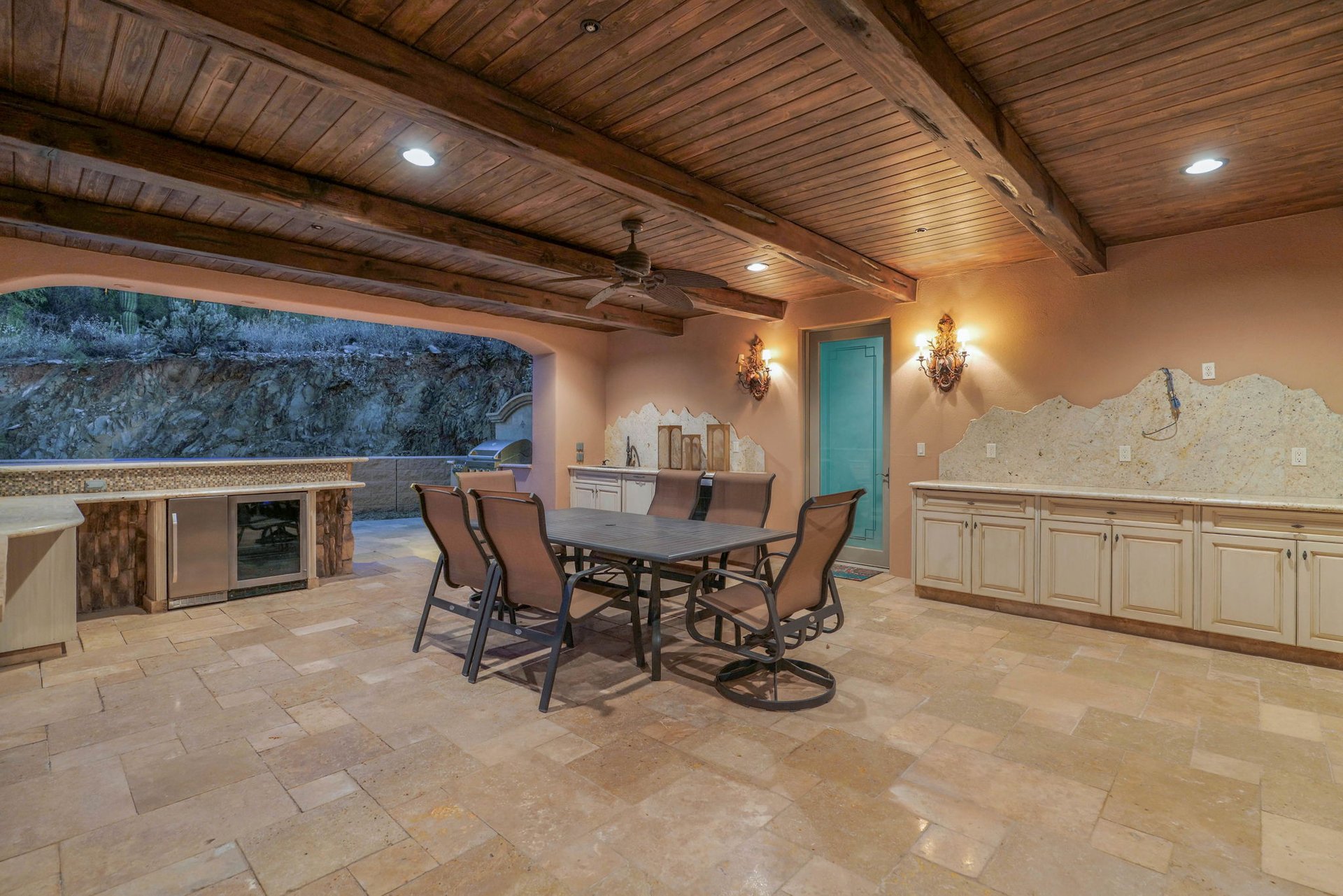 4141 E LAKESIDE Lane