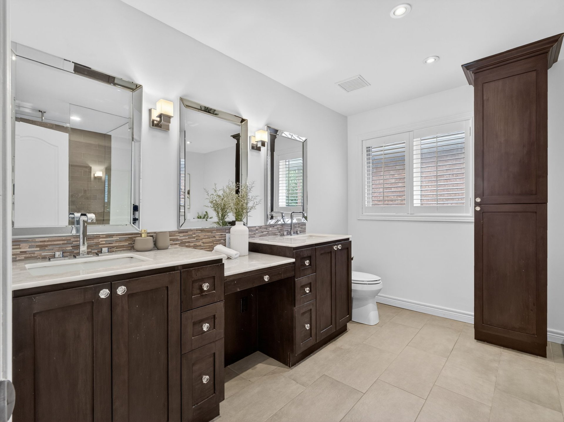 SOLD: Beautifully Landscaped