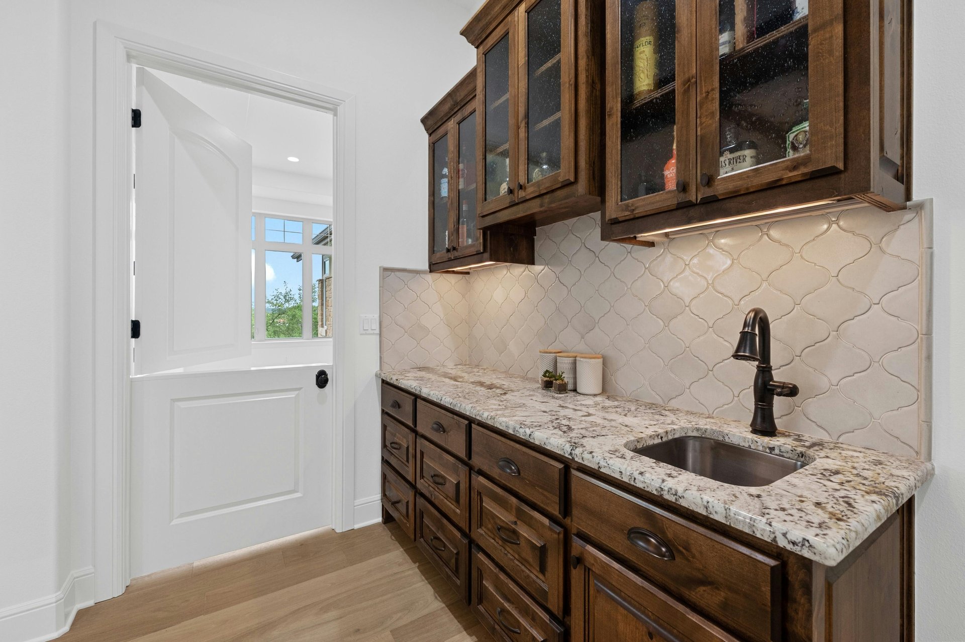 8024 Carlton Ridge