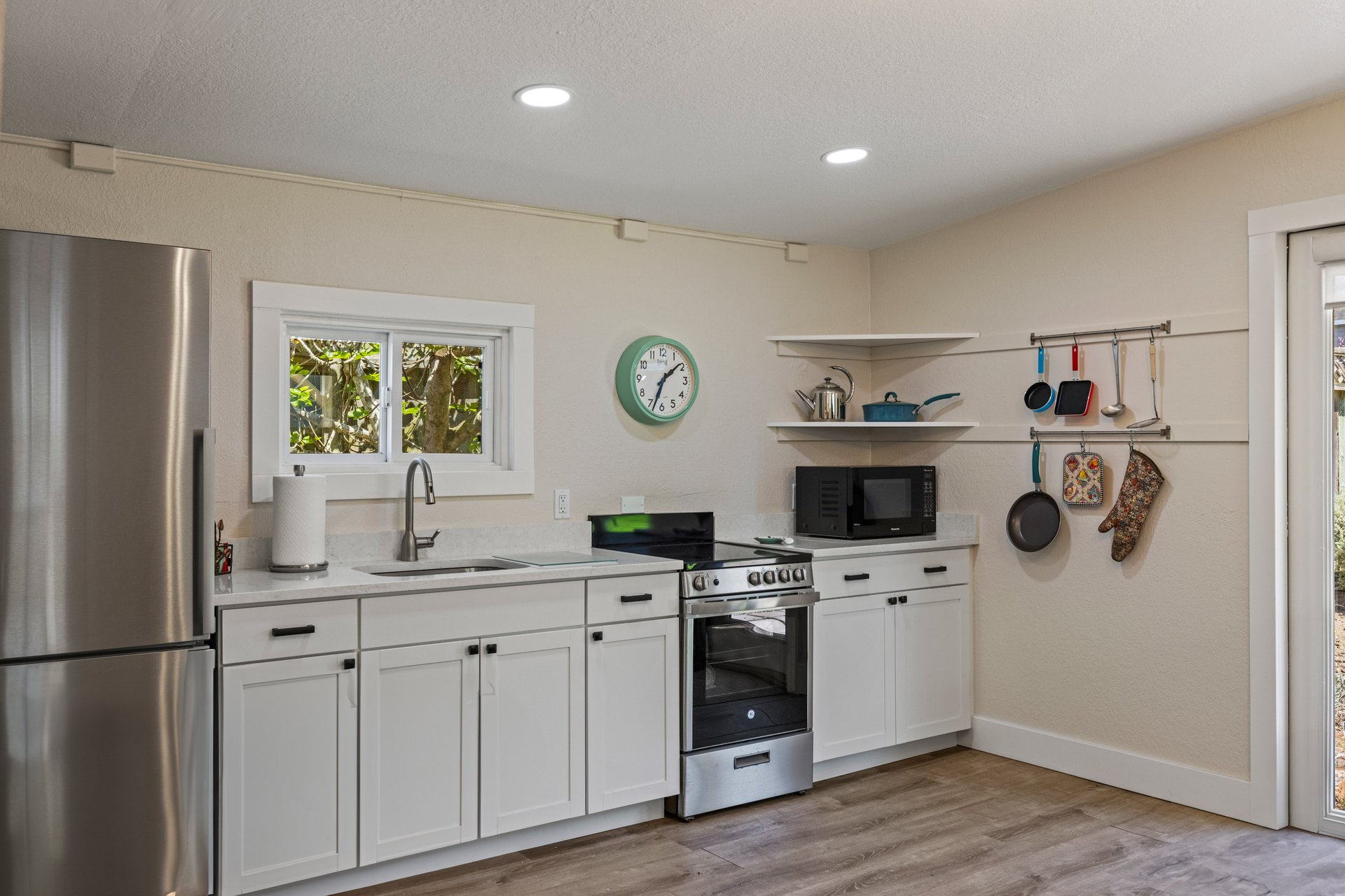 Charming Pacific Grove Cottage