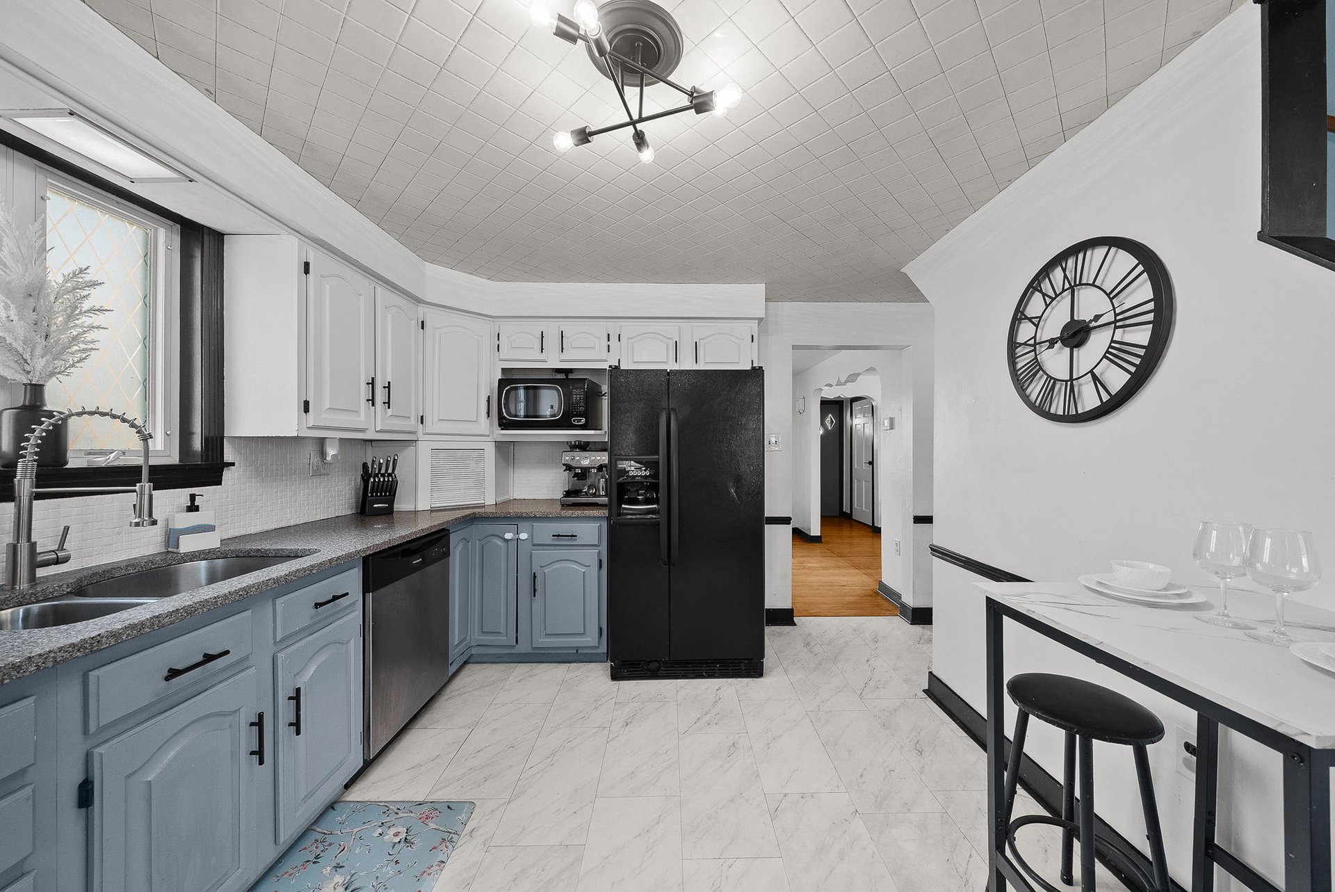 615 Lincoln Ave, Carnegie PA 15106