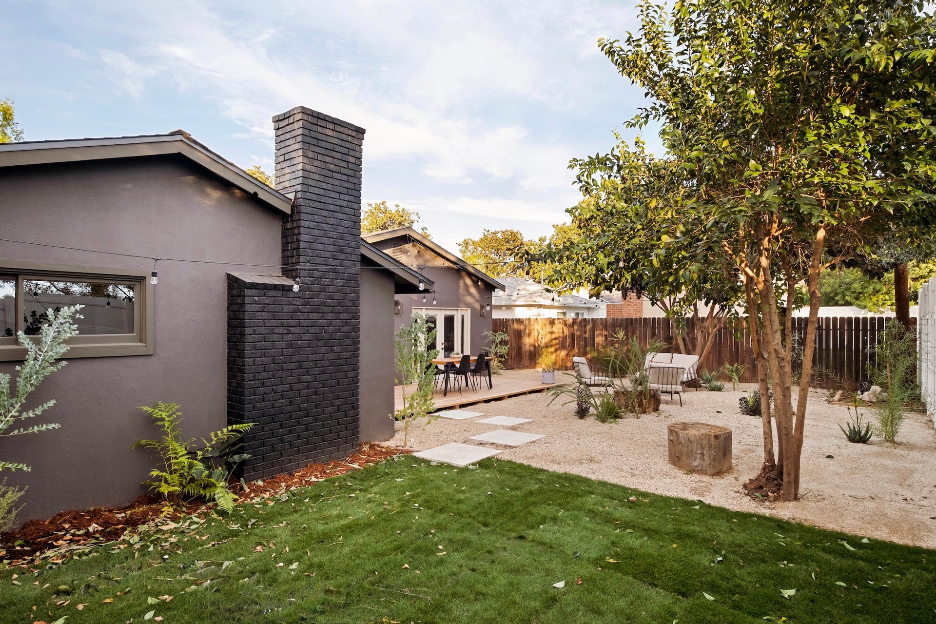 Outback Modern. Lake Balboa