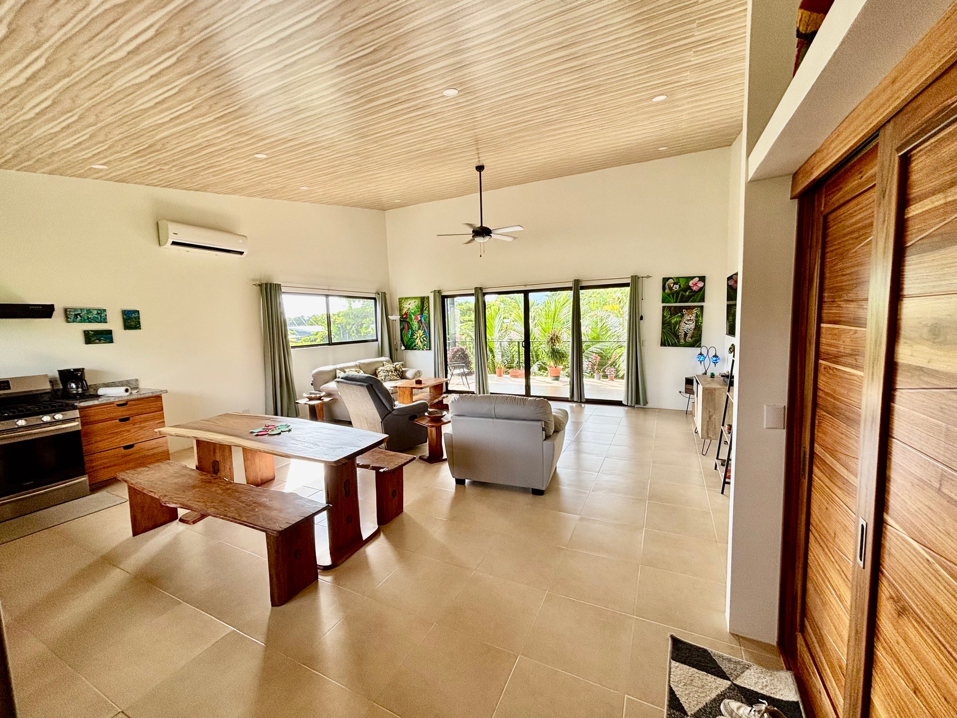 2-Bedroom Gem with Stunning Tropical Landscape in Uvita