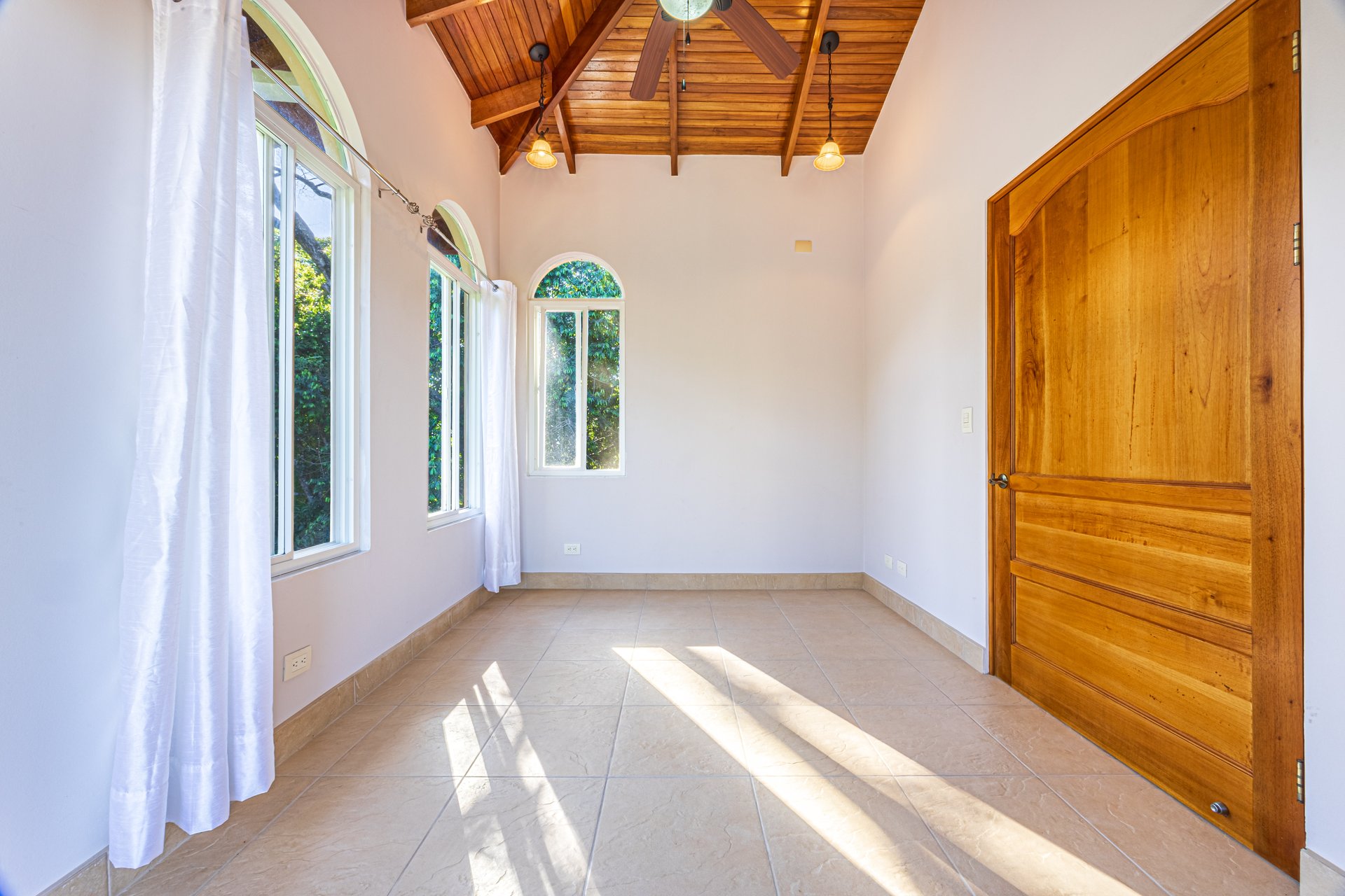 Elegant 3 Bedroom + Office Jungle Home in Puesta Del Sol, Ojochal
