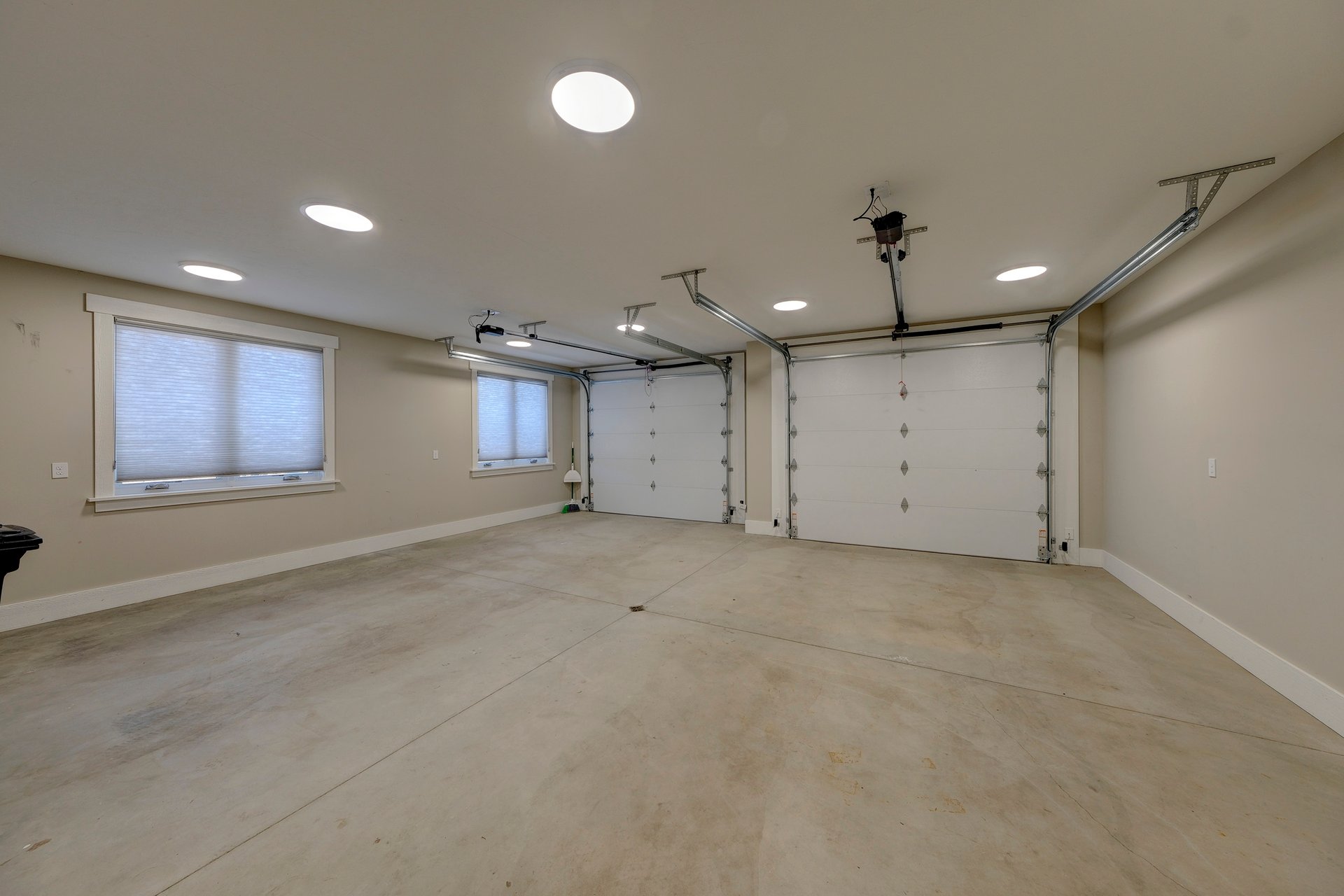 7 Creekside Ln