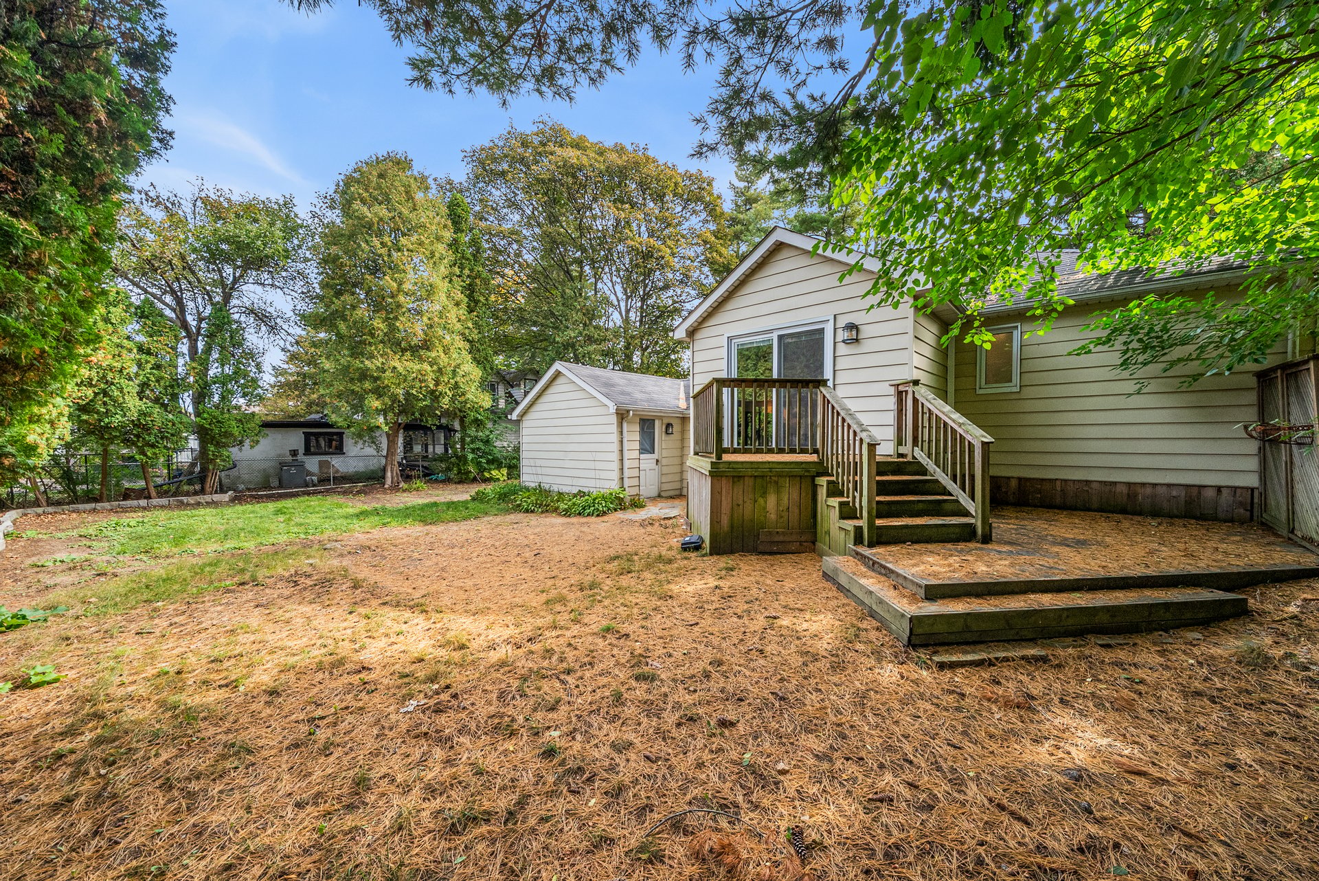 1141 Lakeshore Rd W