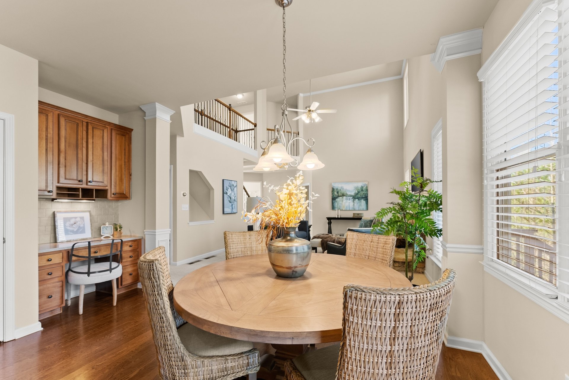 7534 Mossy Log Ct, Flowery Branch, GA 30542